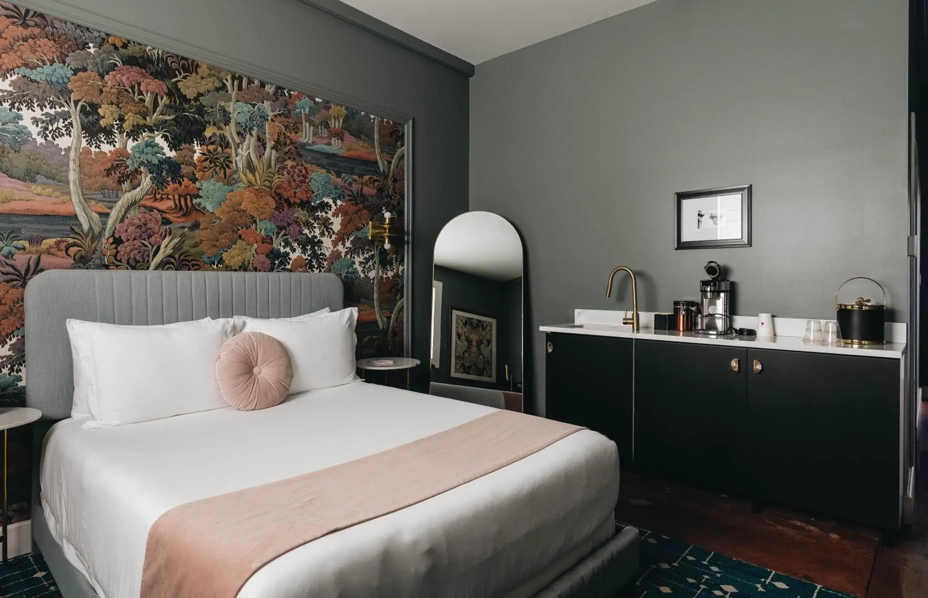 Queen Suite in The Bellwether Hotel Queen Suite in The Bellwether Hotel