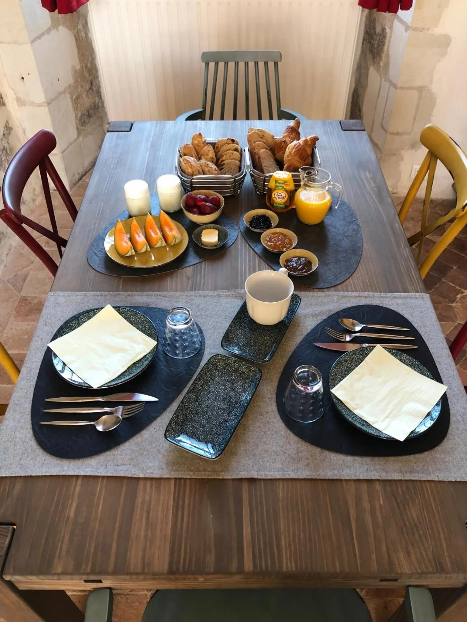 Continental breakfast in Château de la Garnison