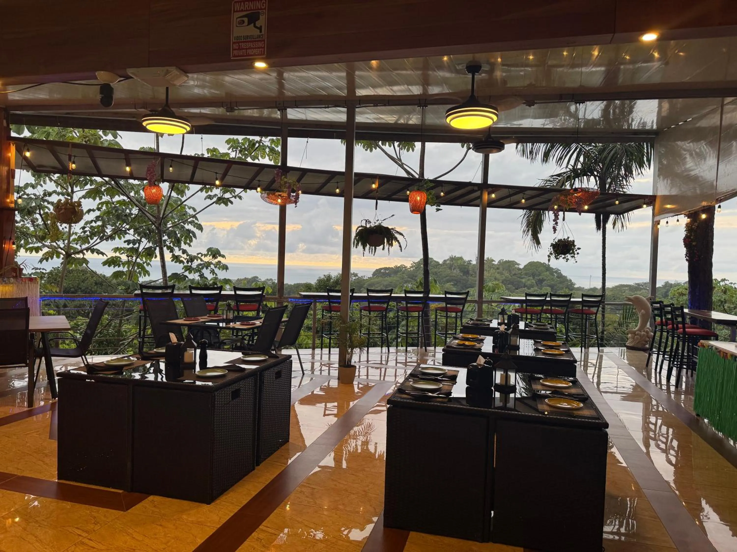Restaurant/places to eat in Mountain Top Park Hotel