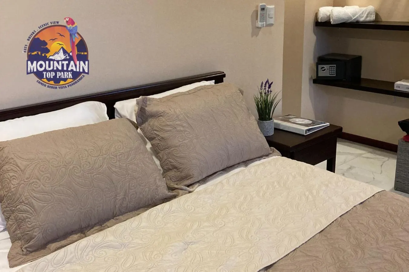 Bed in Mountain Top Park Hotel