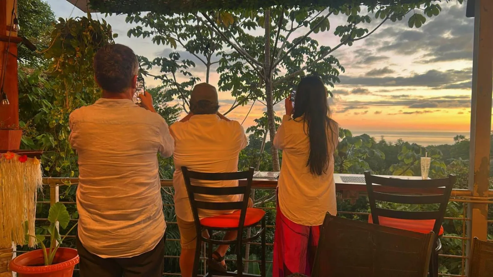 Restaurant/places to eat in Mountain Top Park Hotel