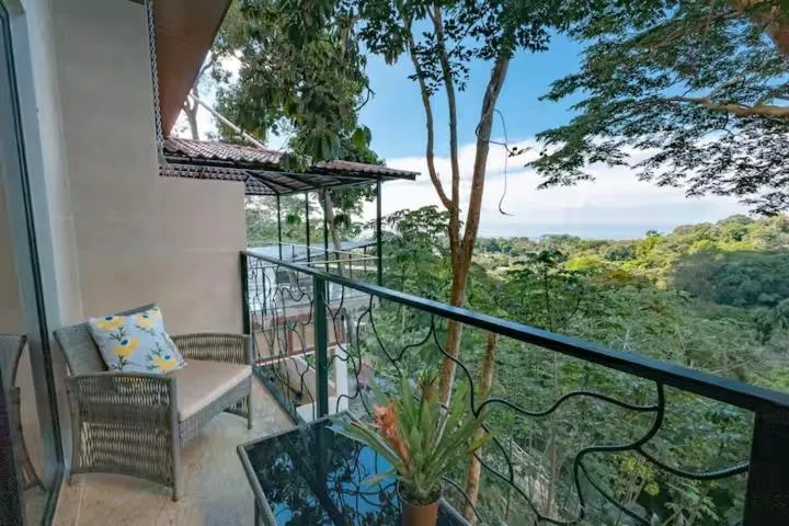 Balcony/Terrace in Mountain Top Park Hotel