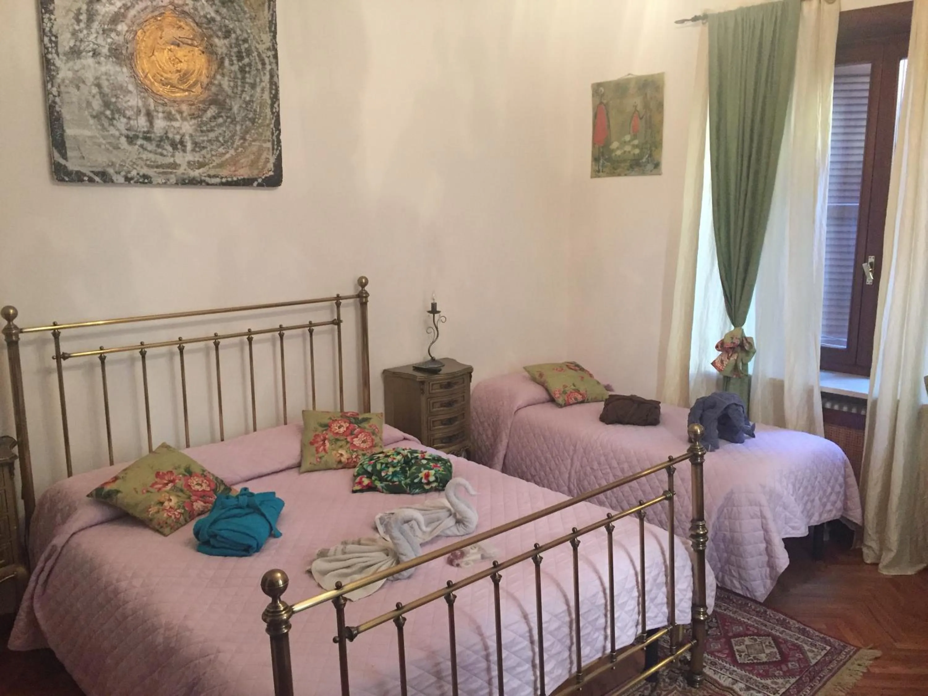 Photo of the whole room, Bed in Art&Coffee