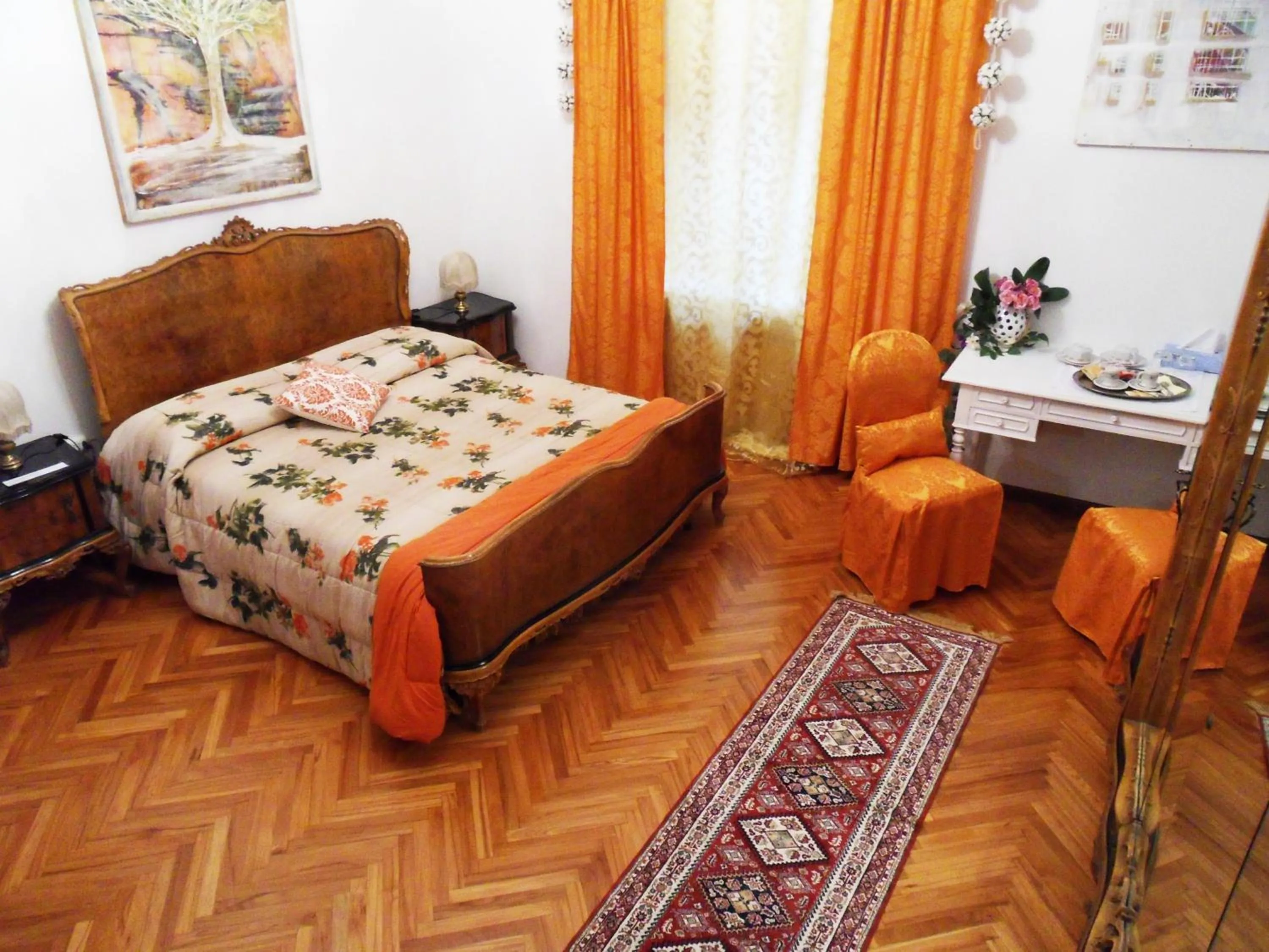 Photo of the whole room, Bed in Art&Coffee