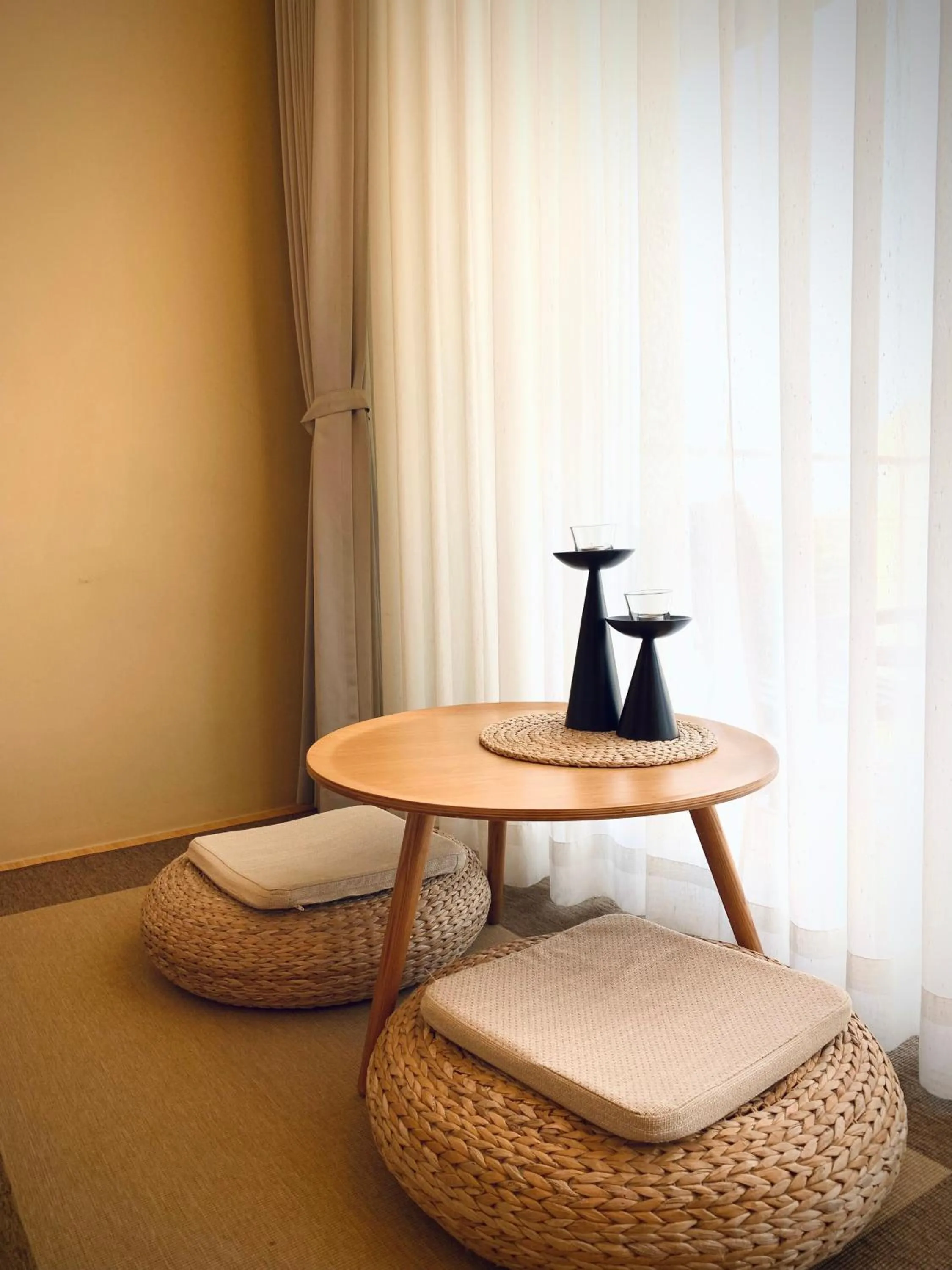 Decorative detail in The Deer Head Inn