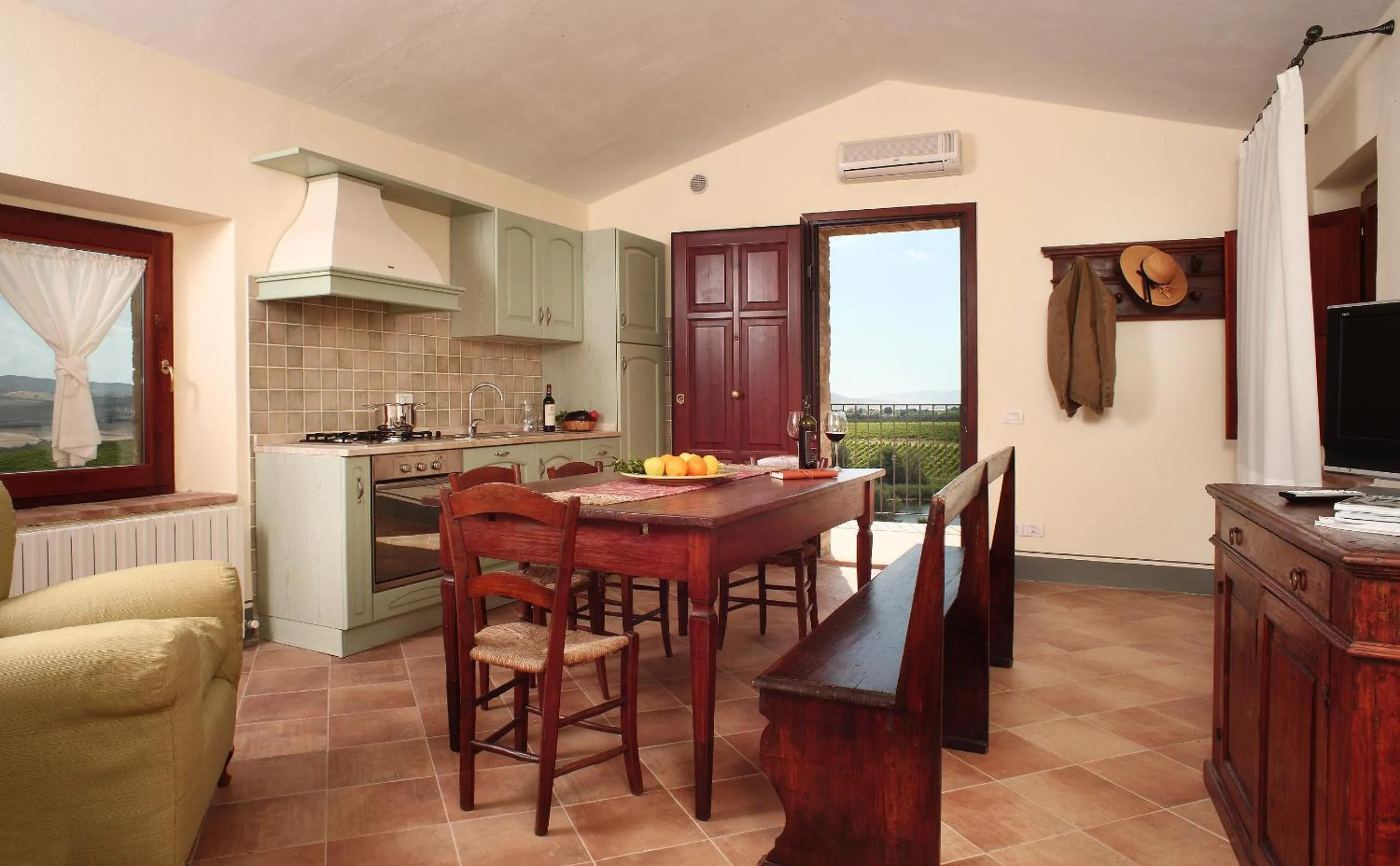 Kitchen or kitchenette in Agriturismo Il Poggione