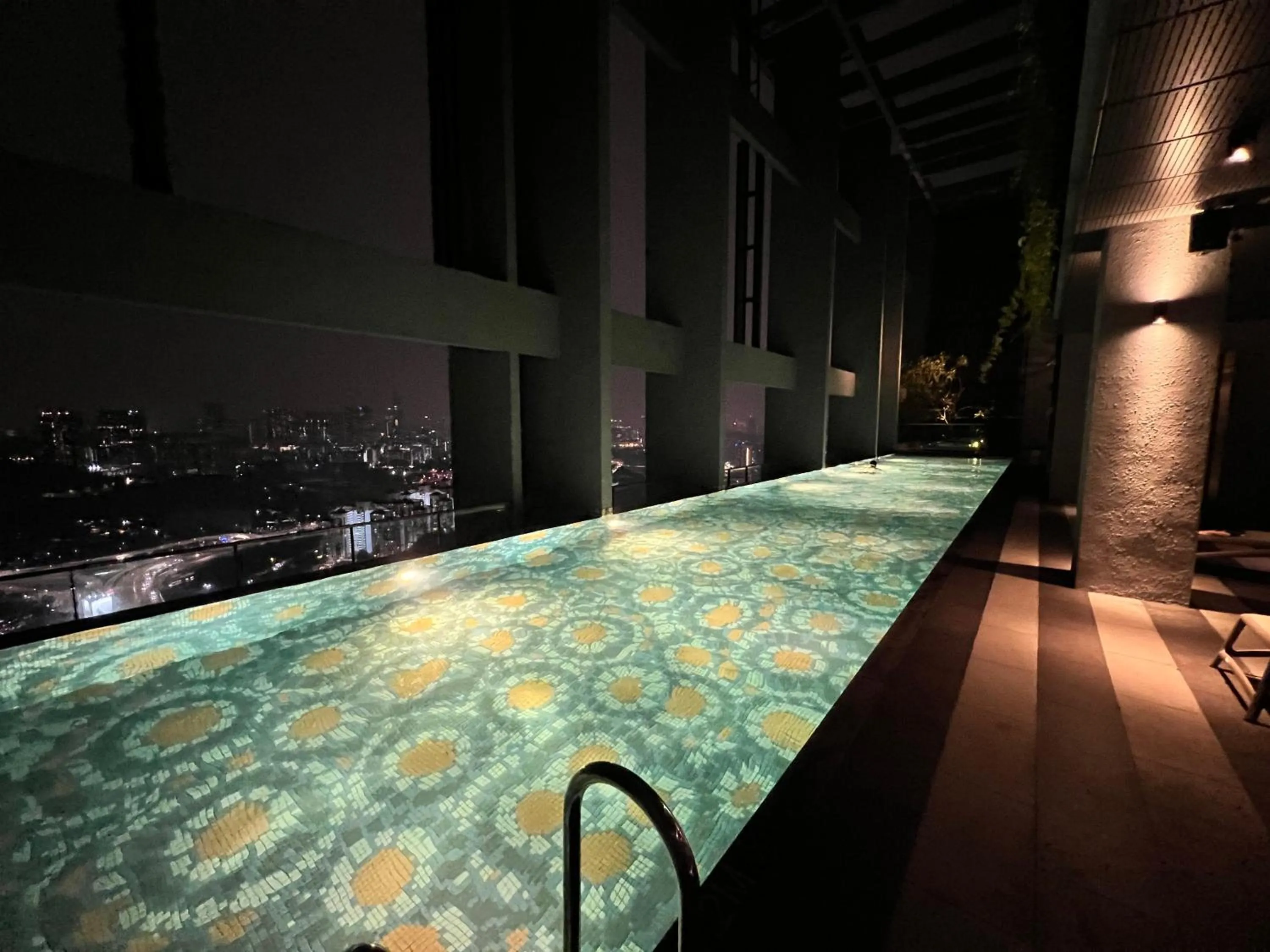 Swimming pool in Millerz Square