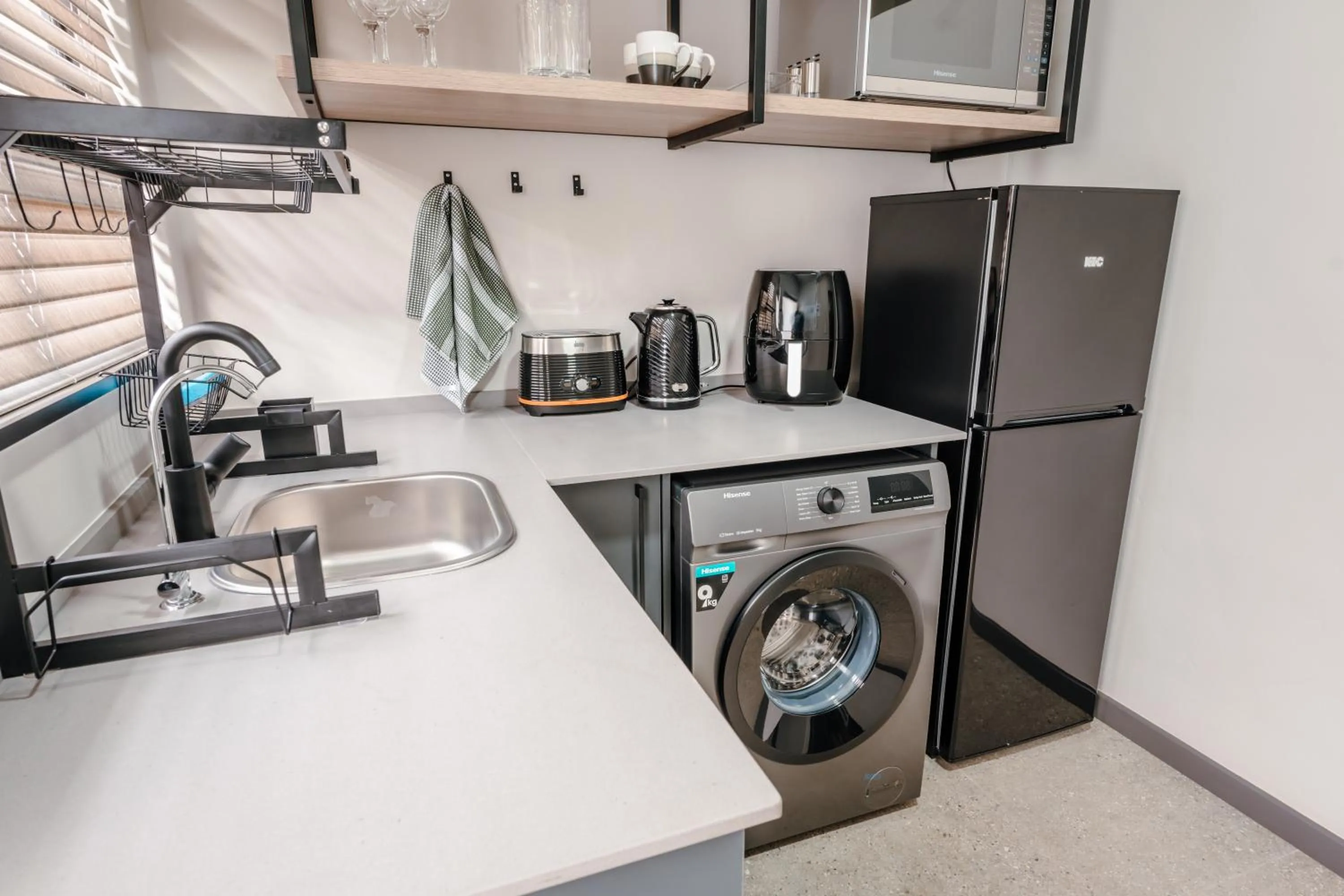 Kitchen or kitchenette in 80 on Thabo