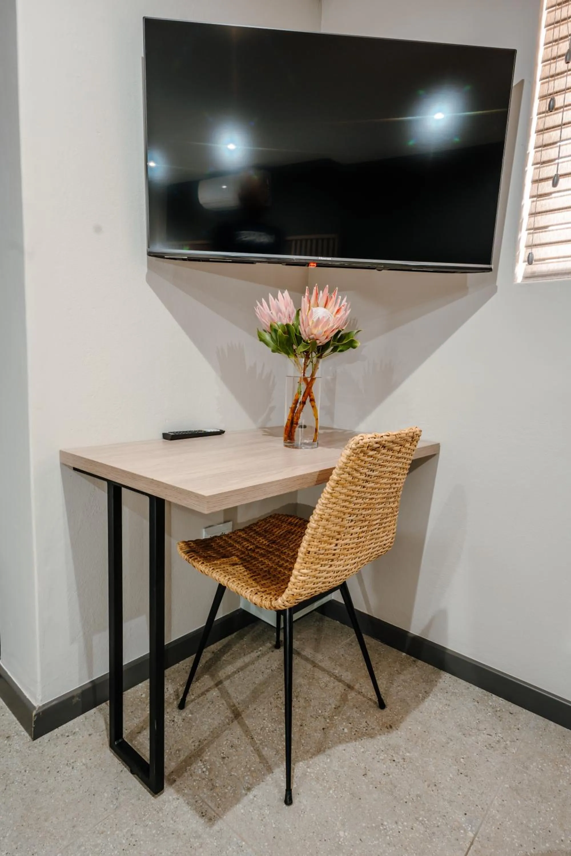 TV and multimedia in 80 on Thabo