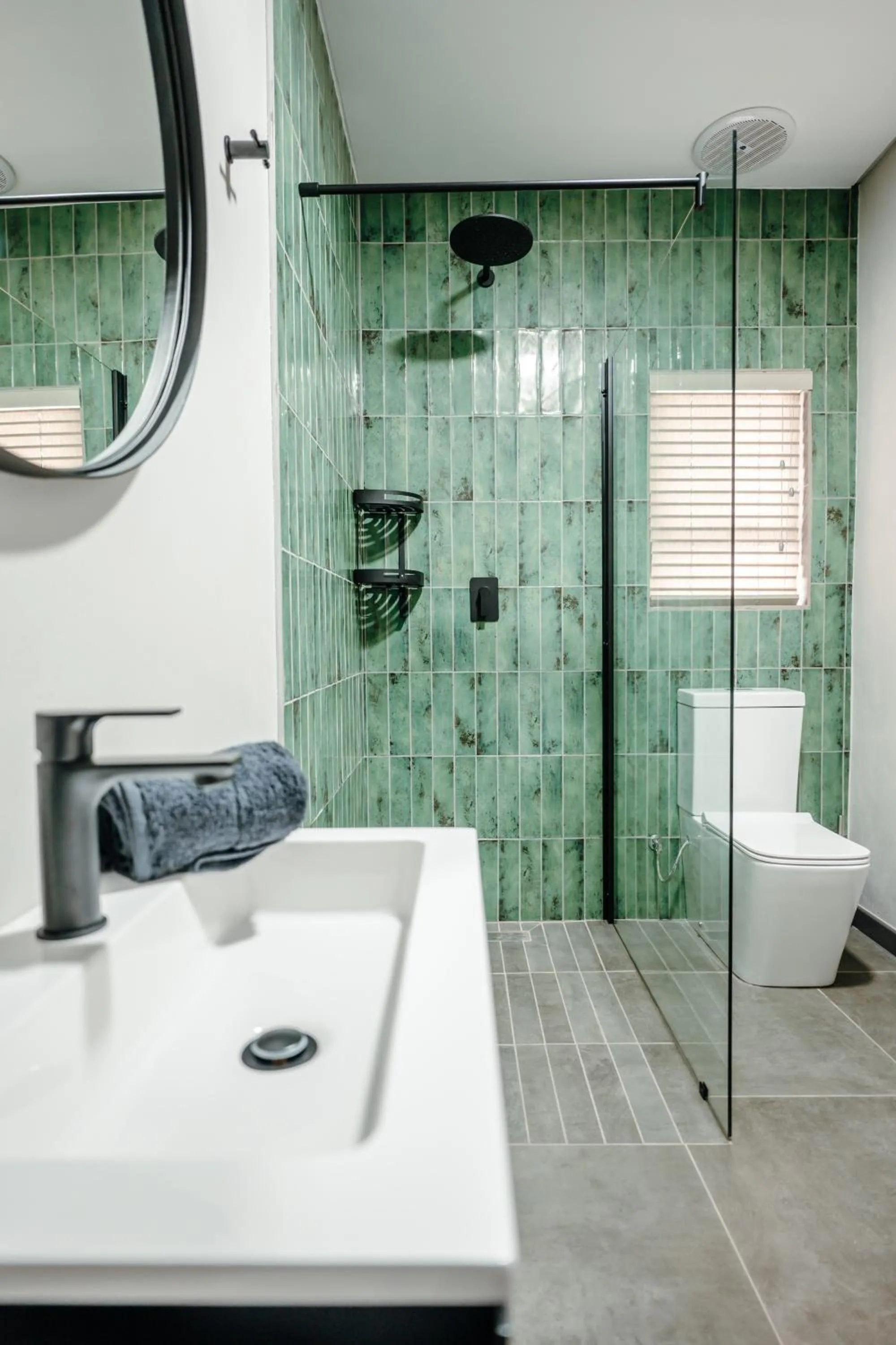 Toilet in 80 on Thabo