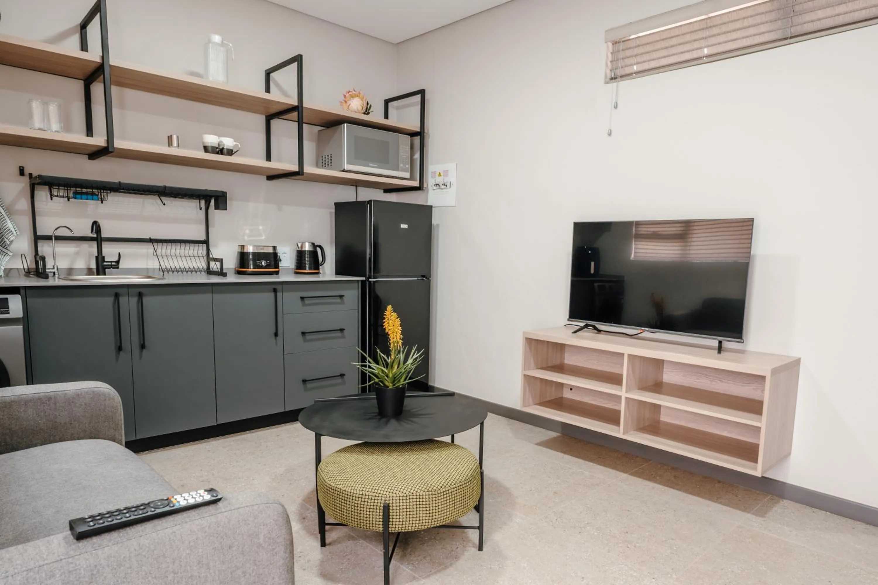 TV and multimedia in 80 on Thabo