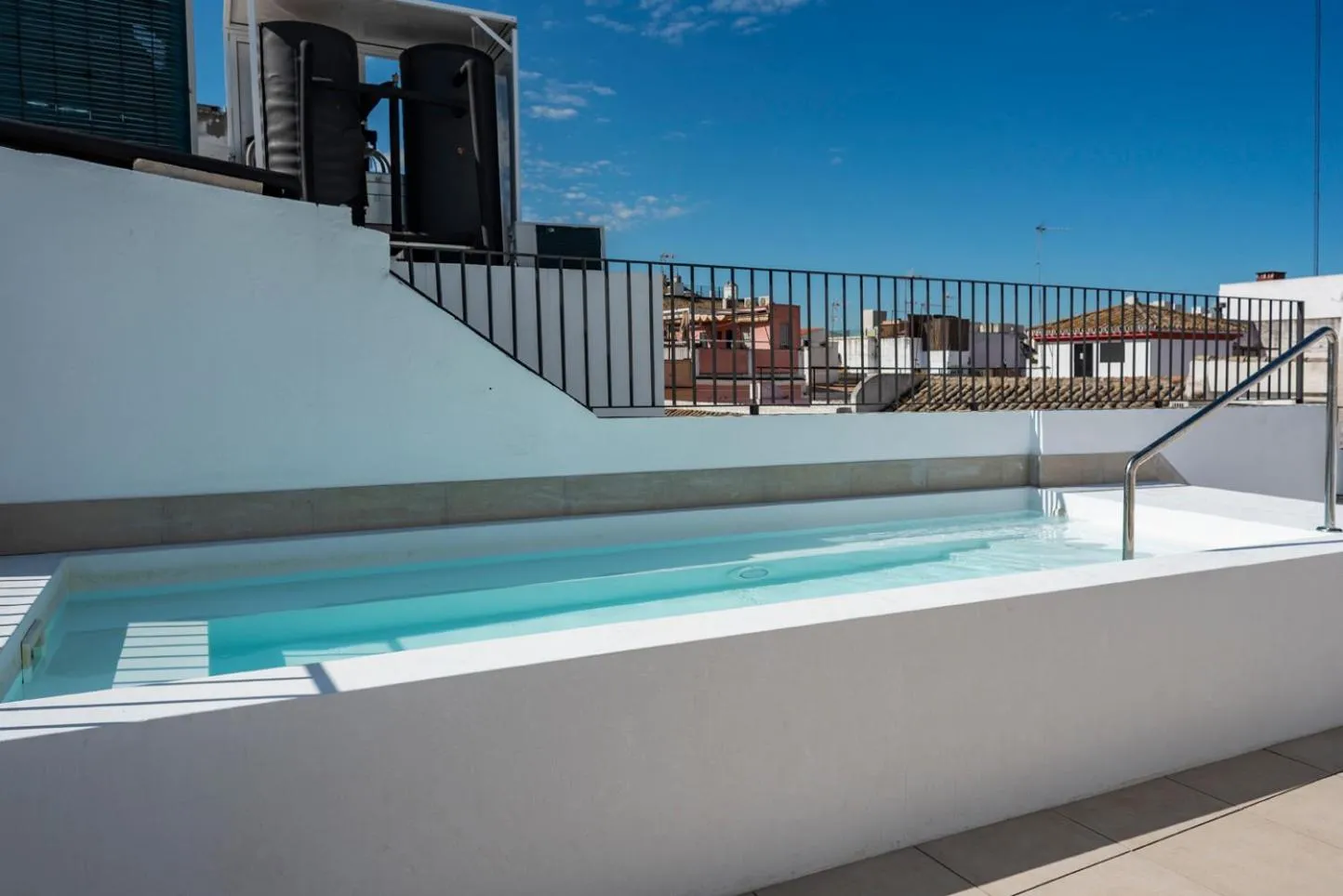 Swimming pool in Slow Suites Salvador