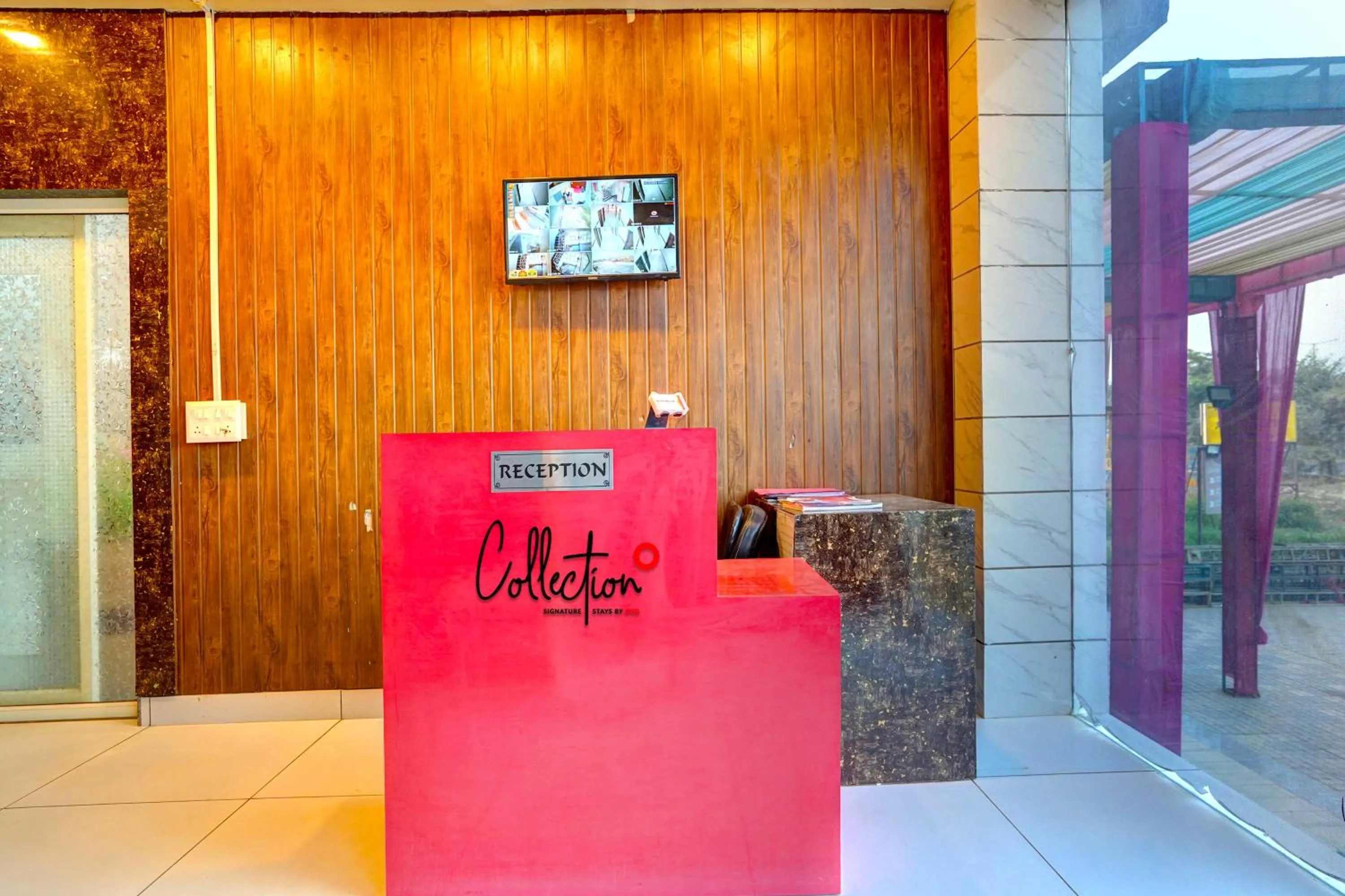 Lobby or reception in Collection O Liv Inn