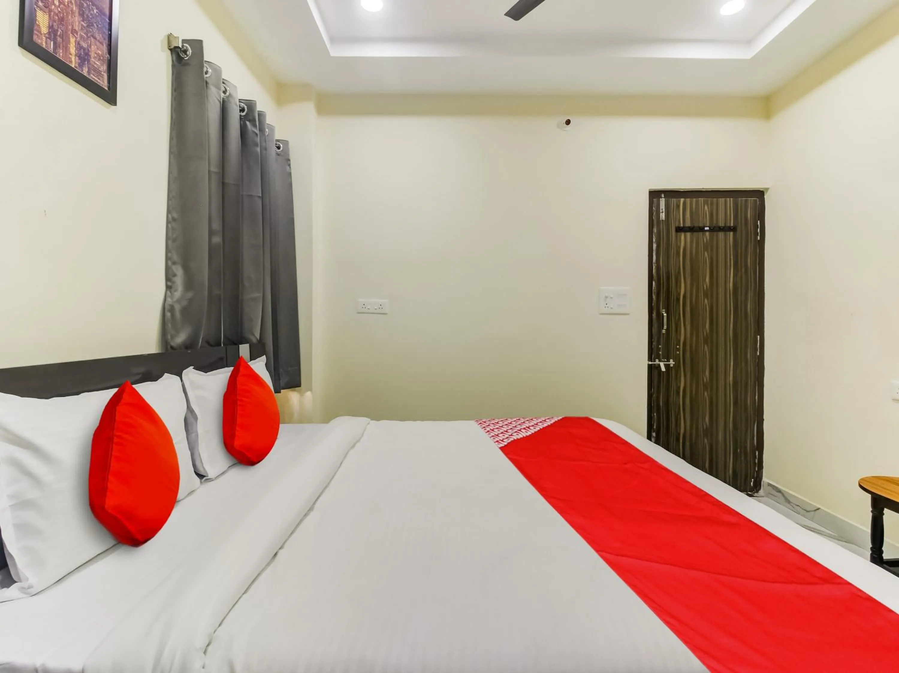 Bedroom, Bed in Super Hotel O SRI NIRVANA PRIDE