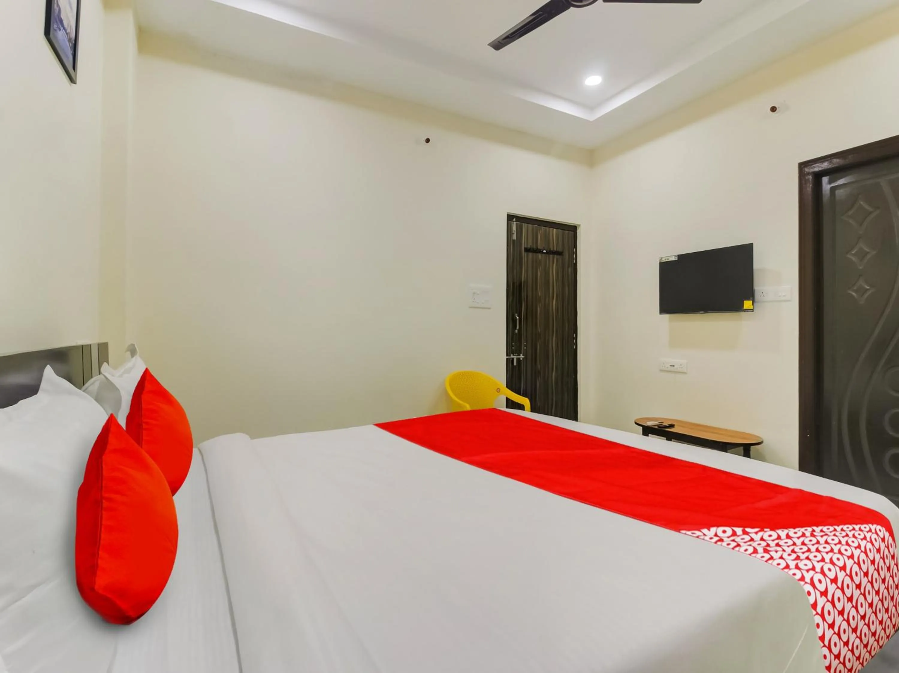 Bedroom, Bed in Super Hotel O SRI NIRVANA PRIDE