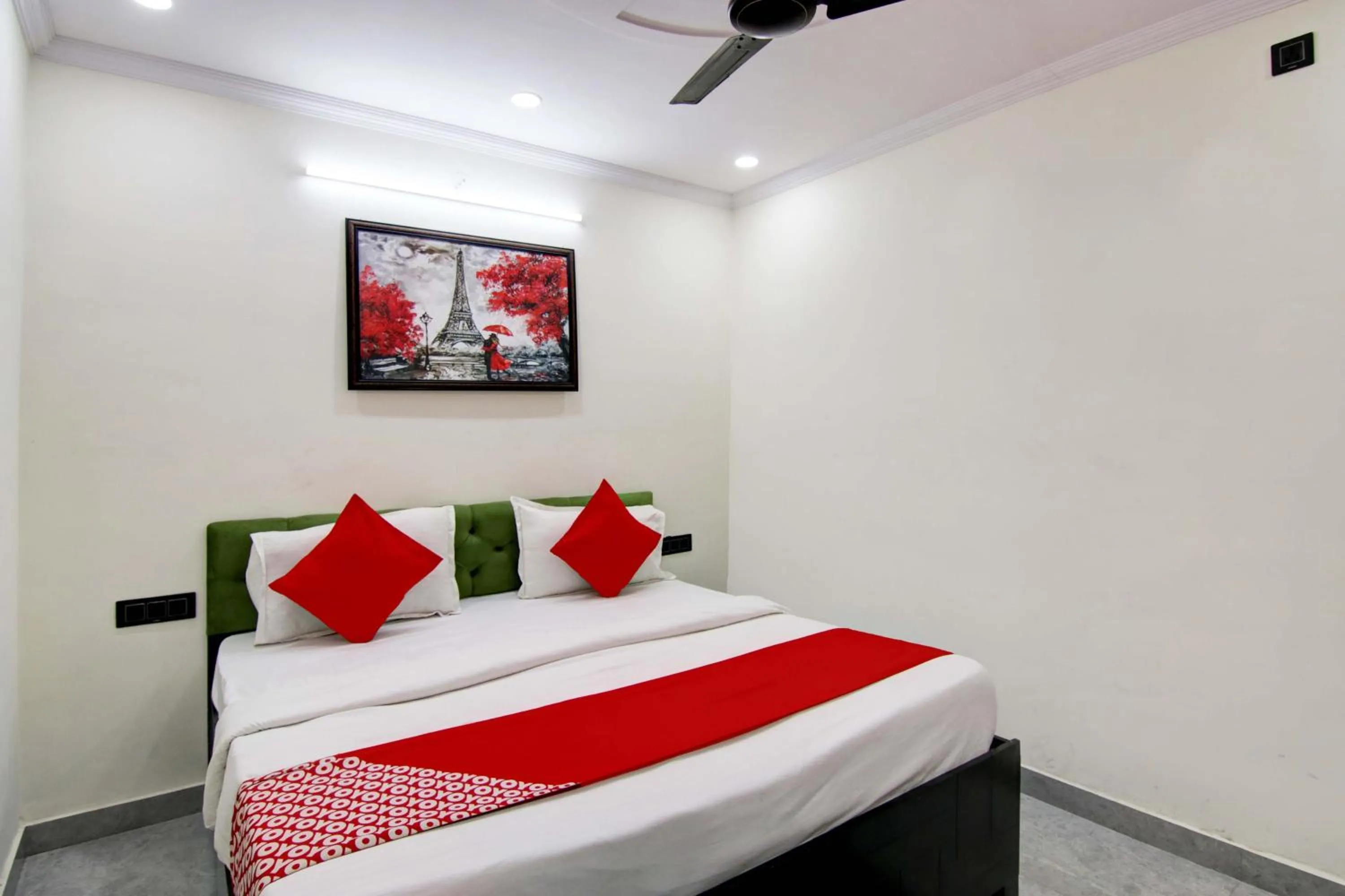 Bedroom, Bed in Hotel O Dhankush