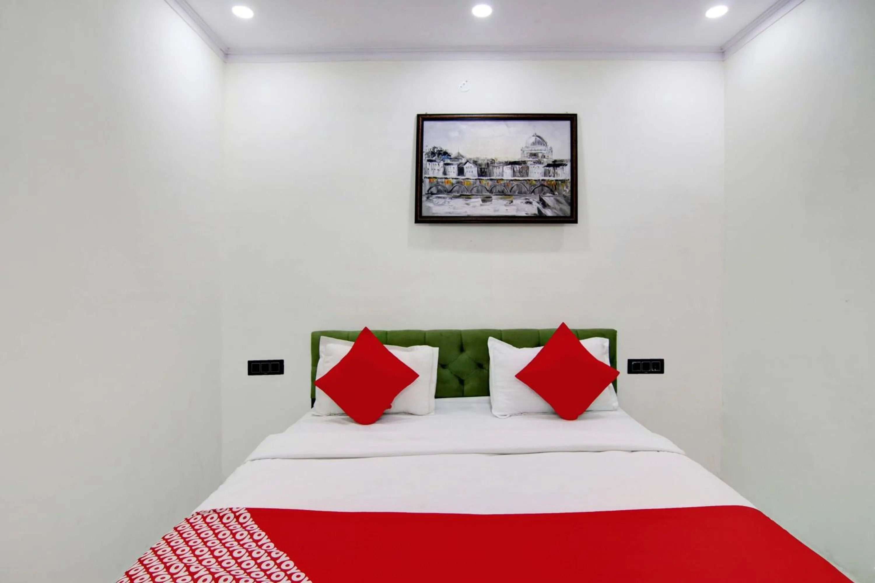 Bedroom, Bed in Hotel O Dhankush