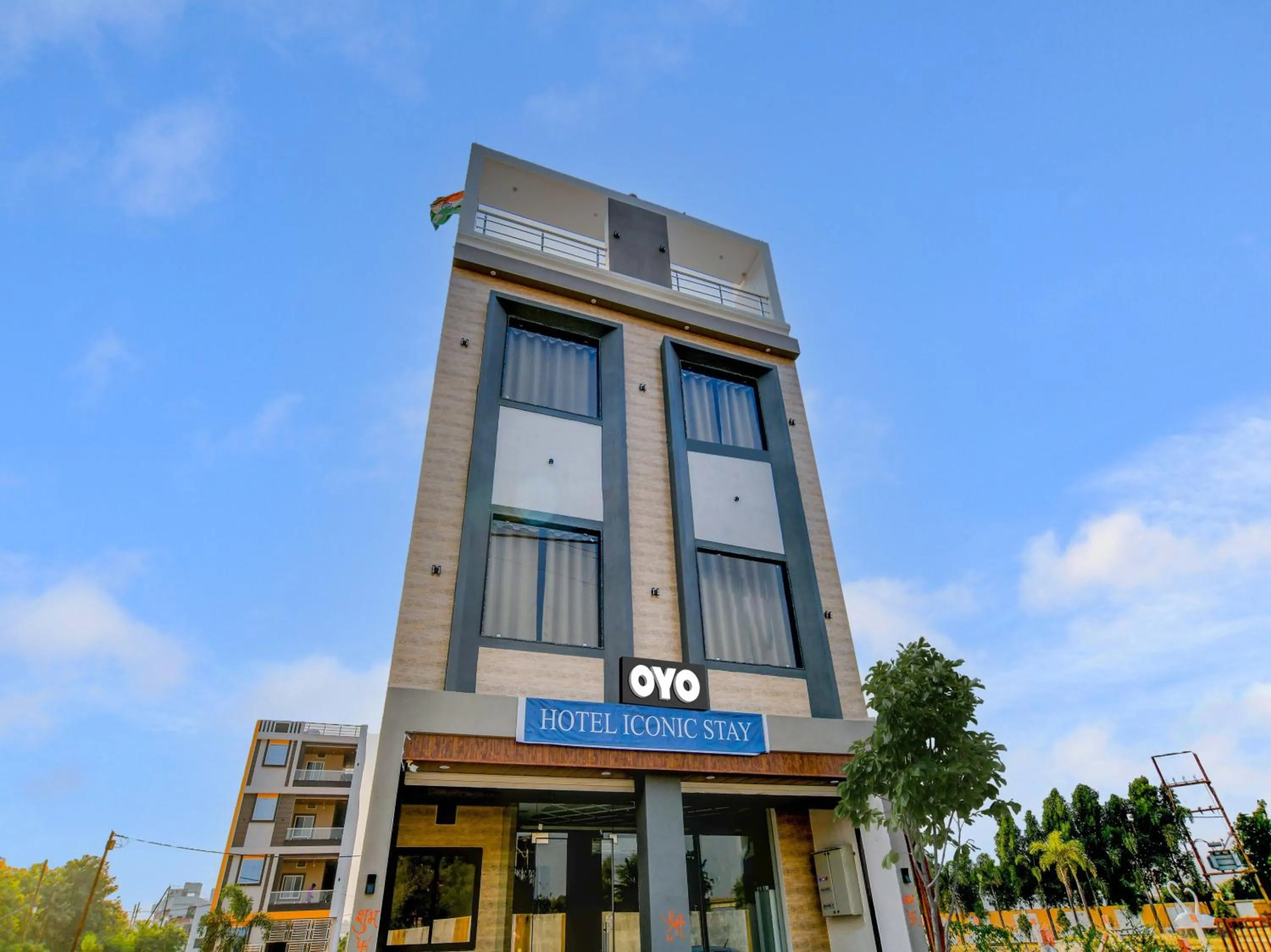 Facade/entrance in Hotel O Iconic Stay