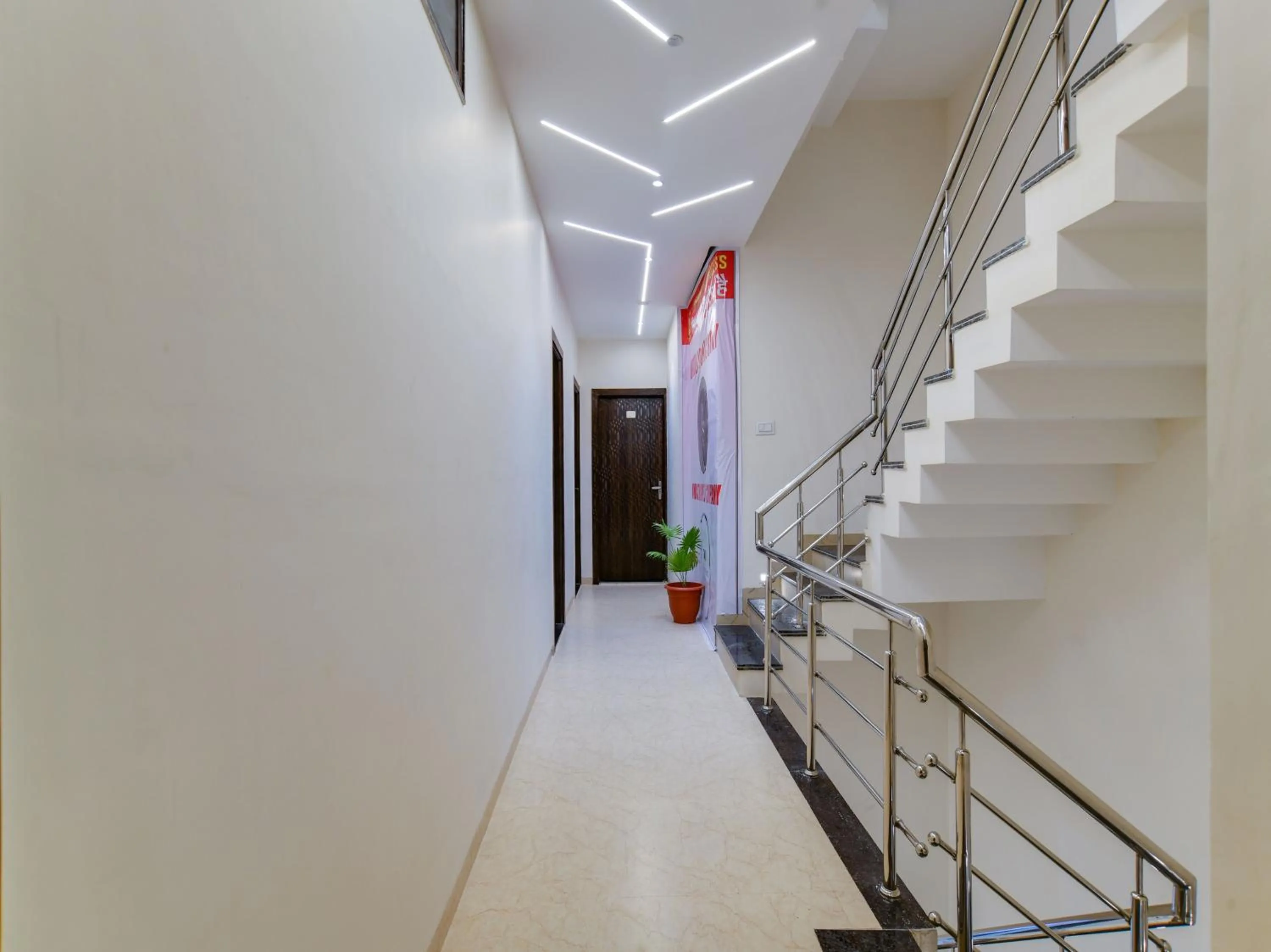 Lobby or reception in Hotel O Iconic Stay