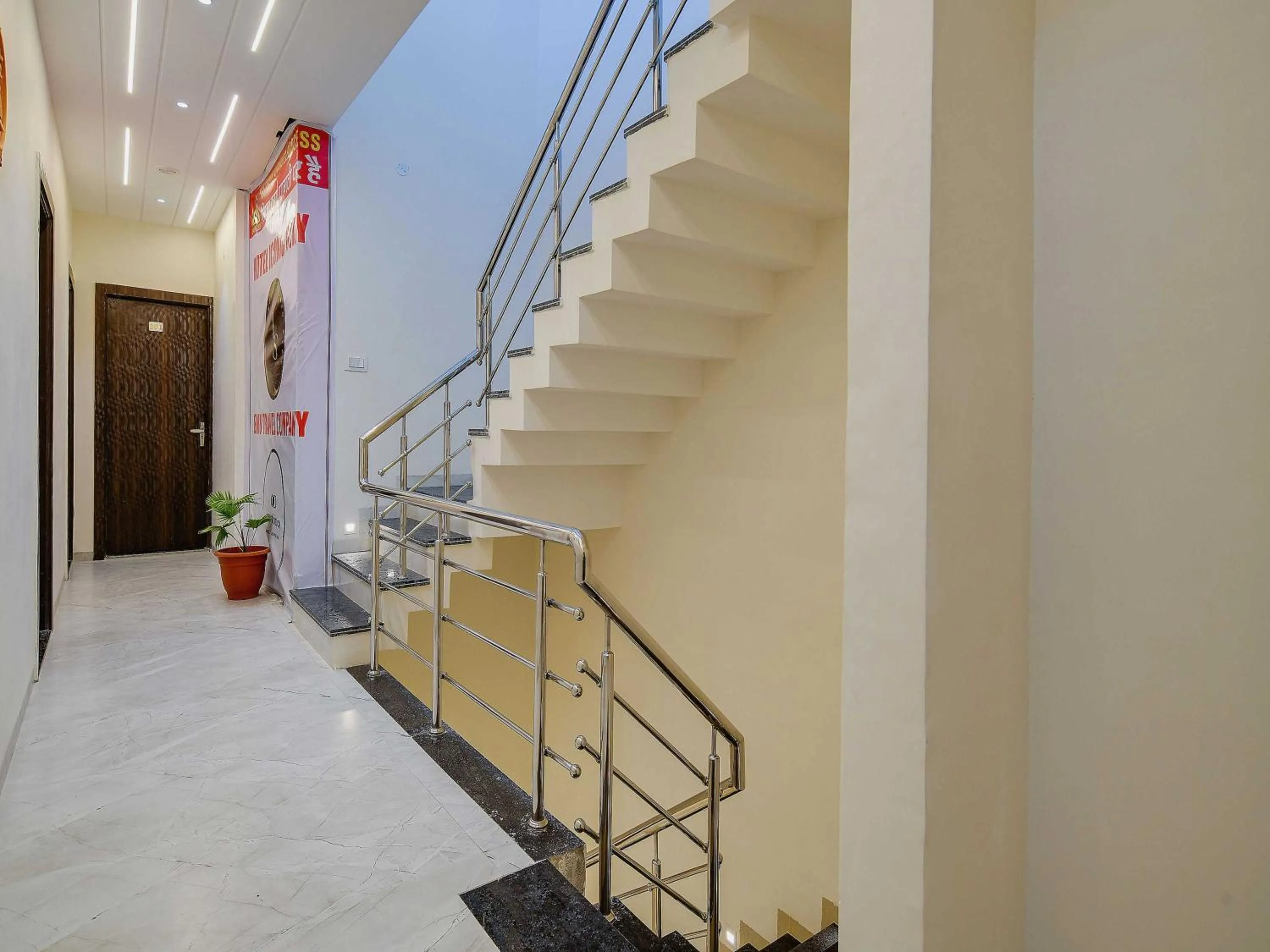 Lobby or reception in Hotel O Iconic Stay