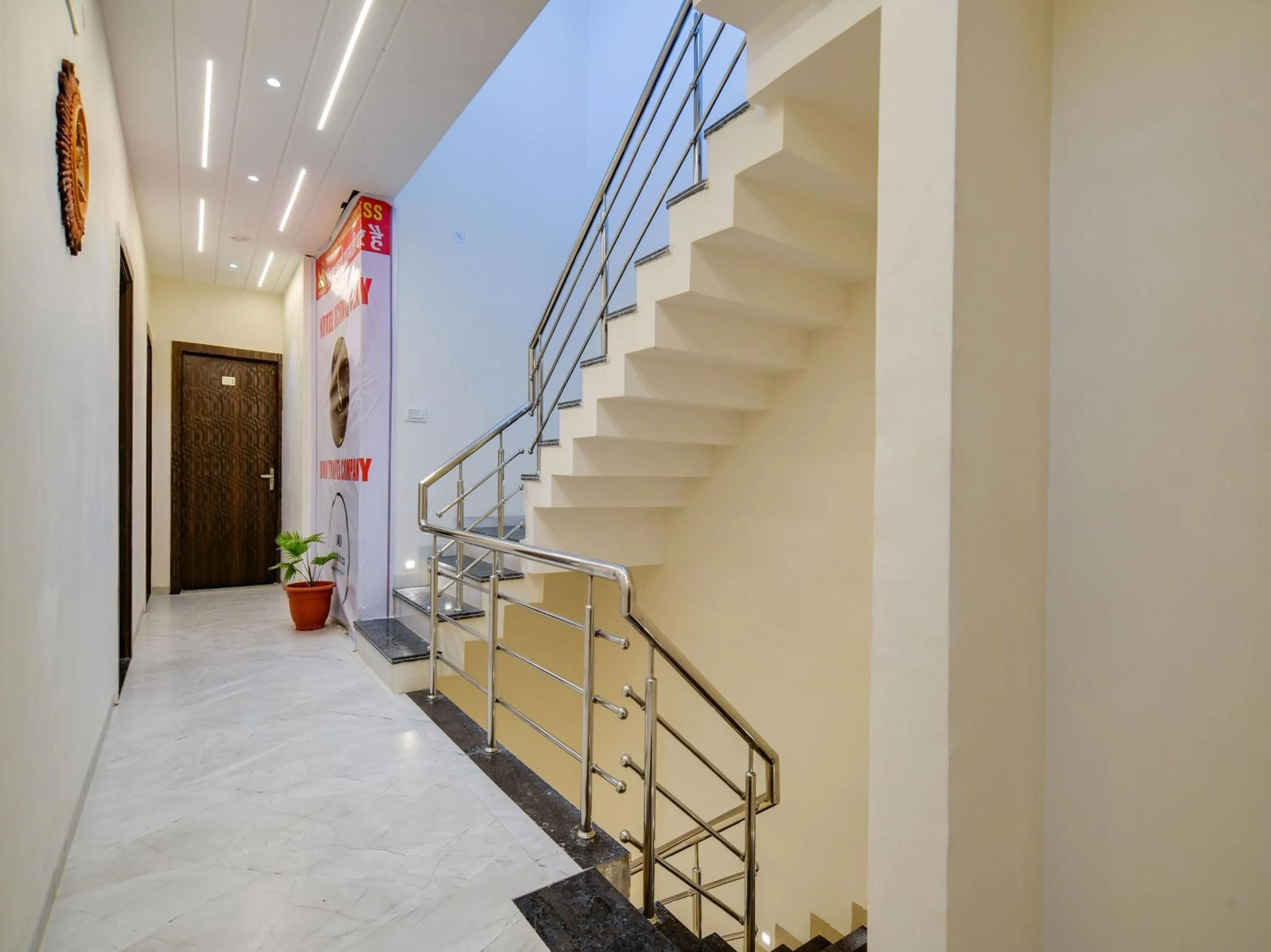 Lobby or reception in Hotel O Iconic Stay