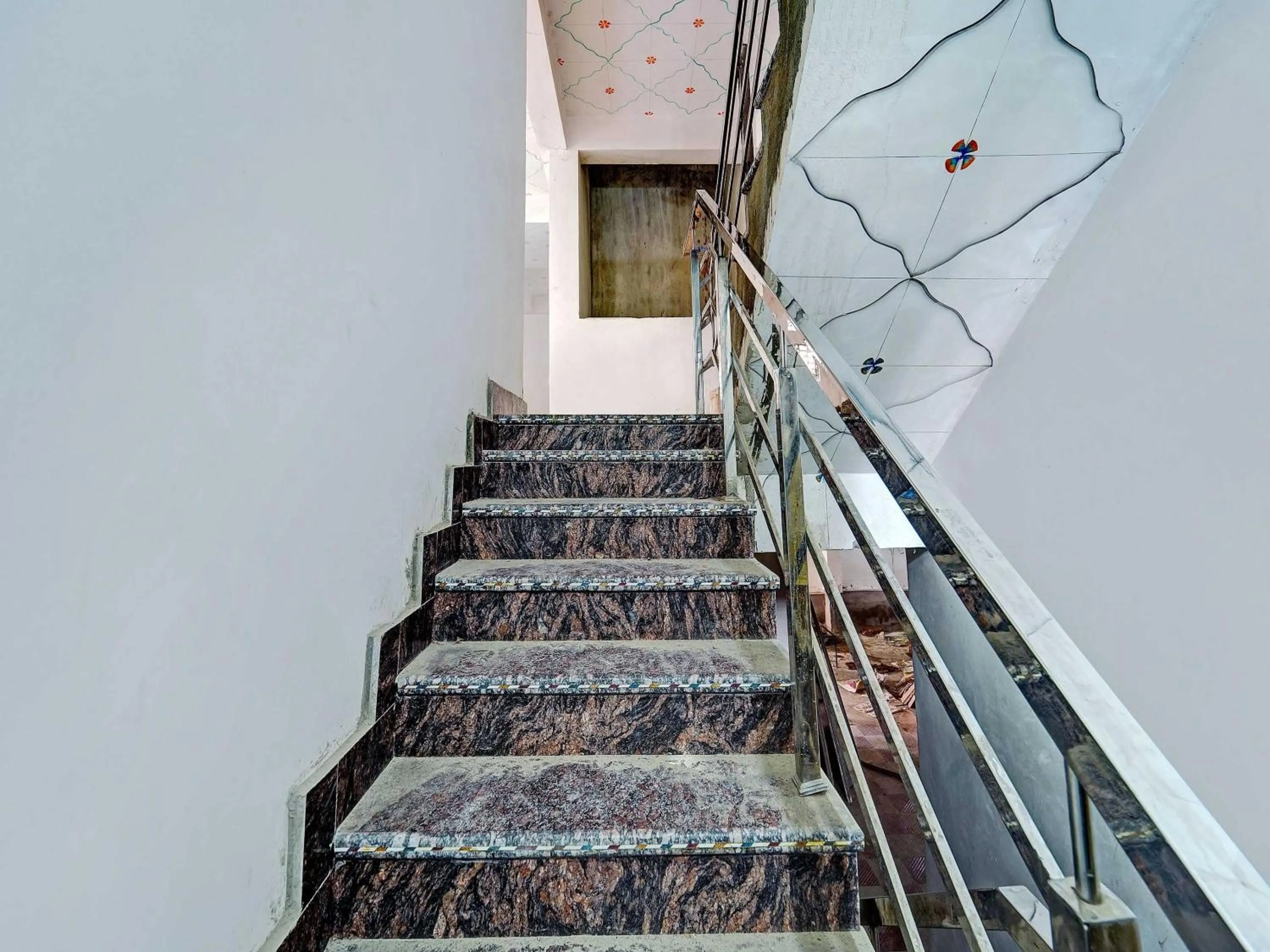 Hotel O S Square Guest House