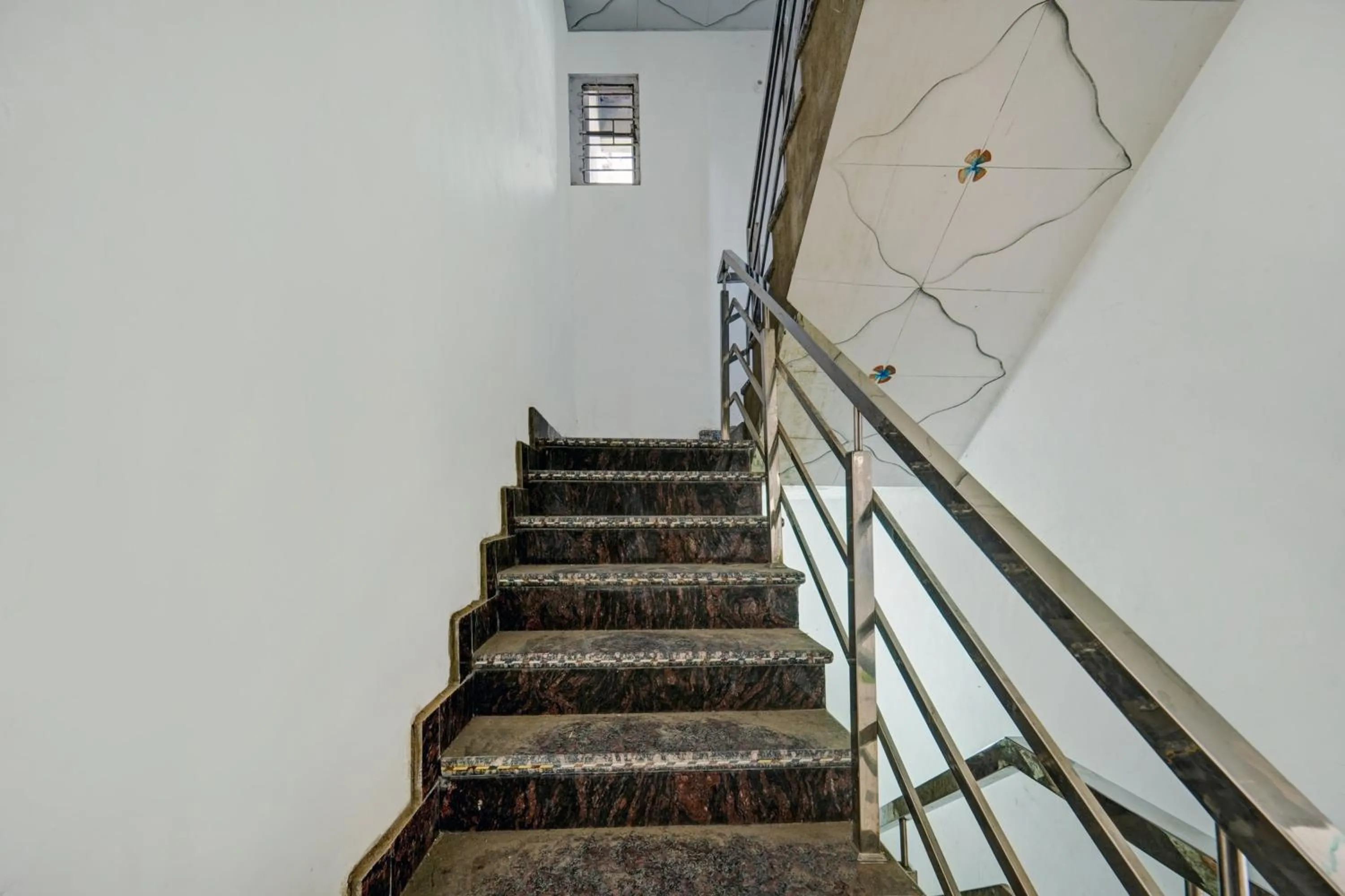 Hotel O S Square Guest House