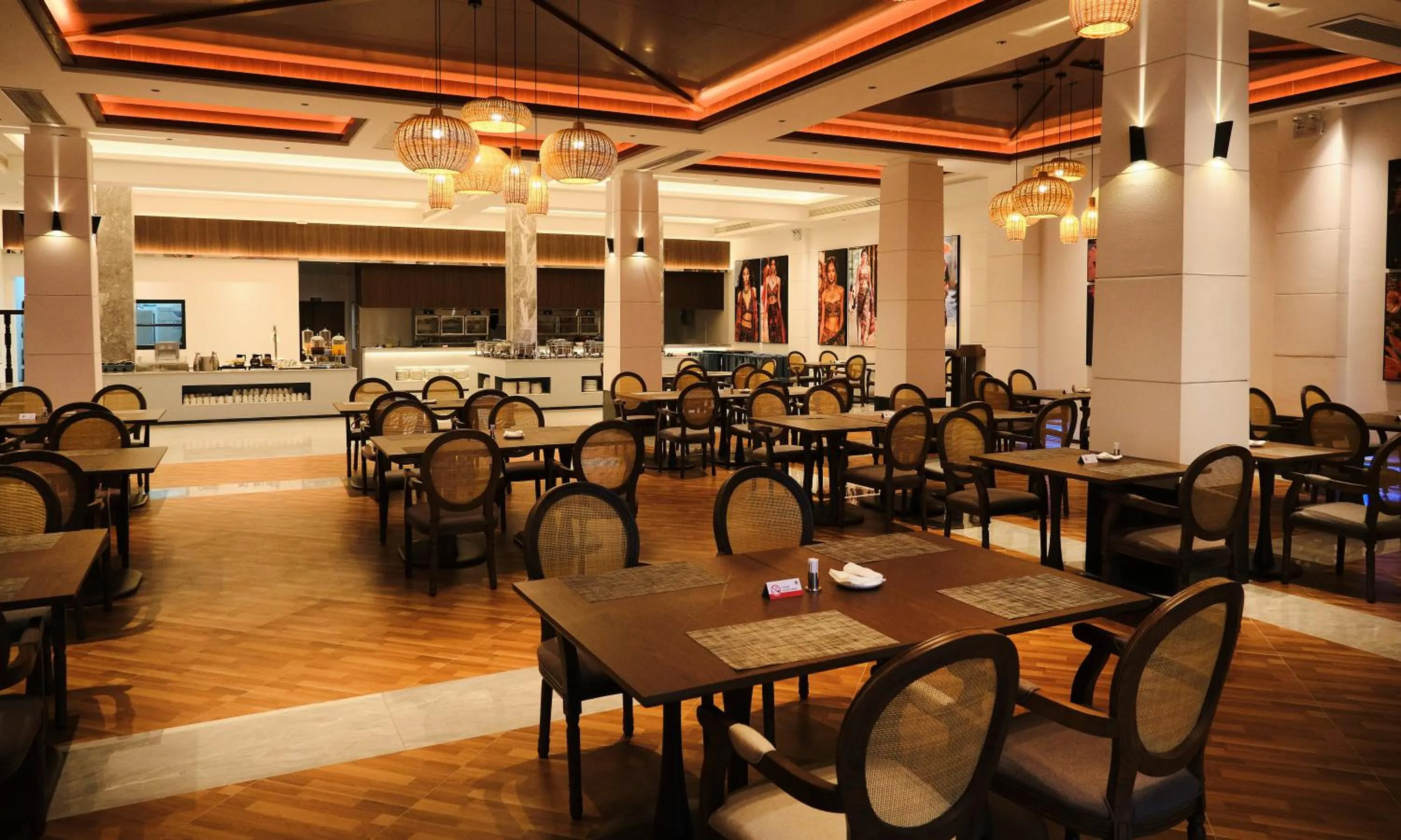 Restaurant/places to eat in MonMonBoutique Hotel