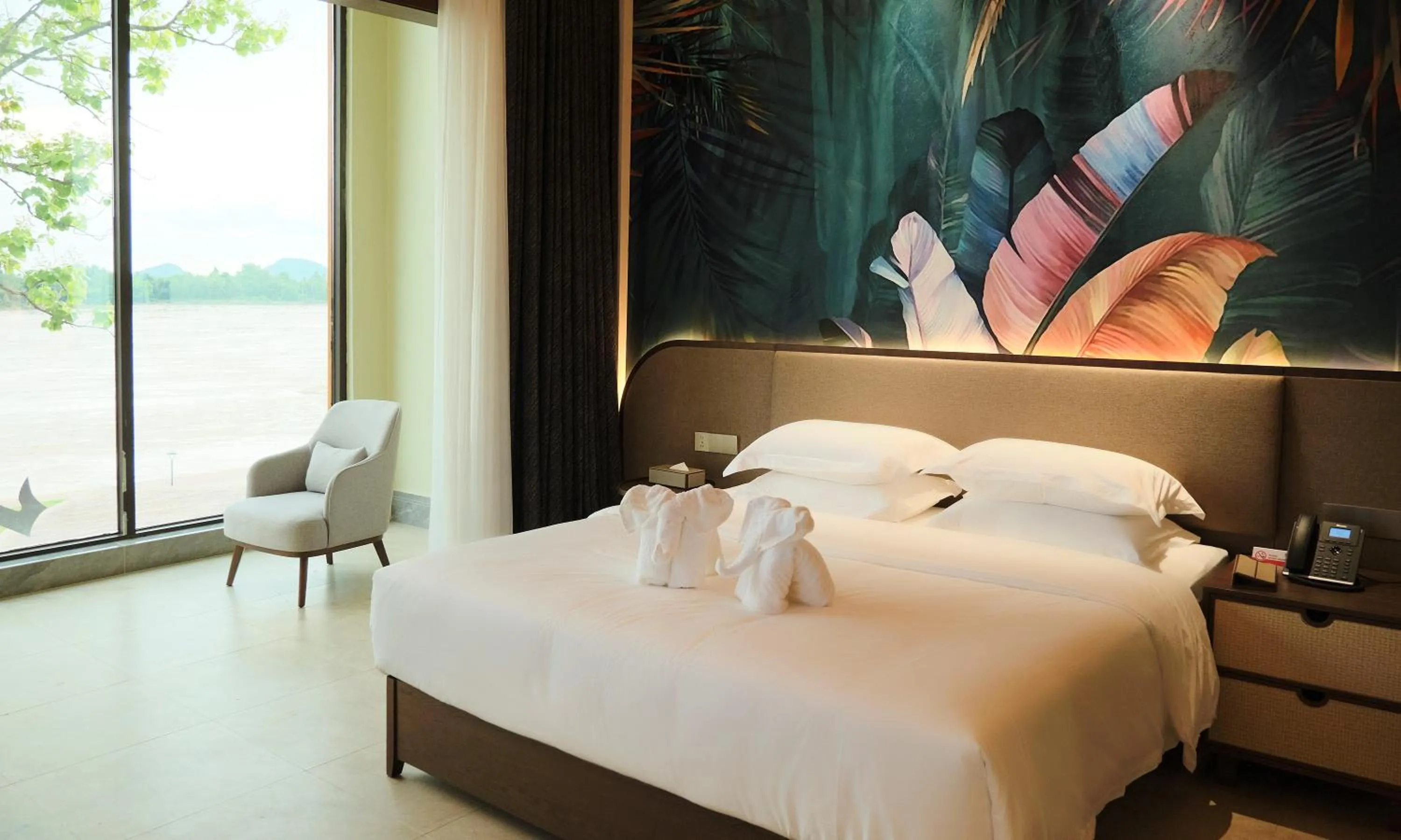 Bed in MonMonBoutique Hotel