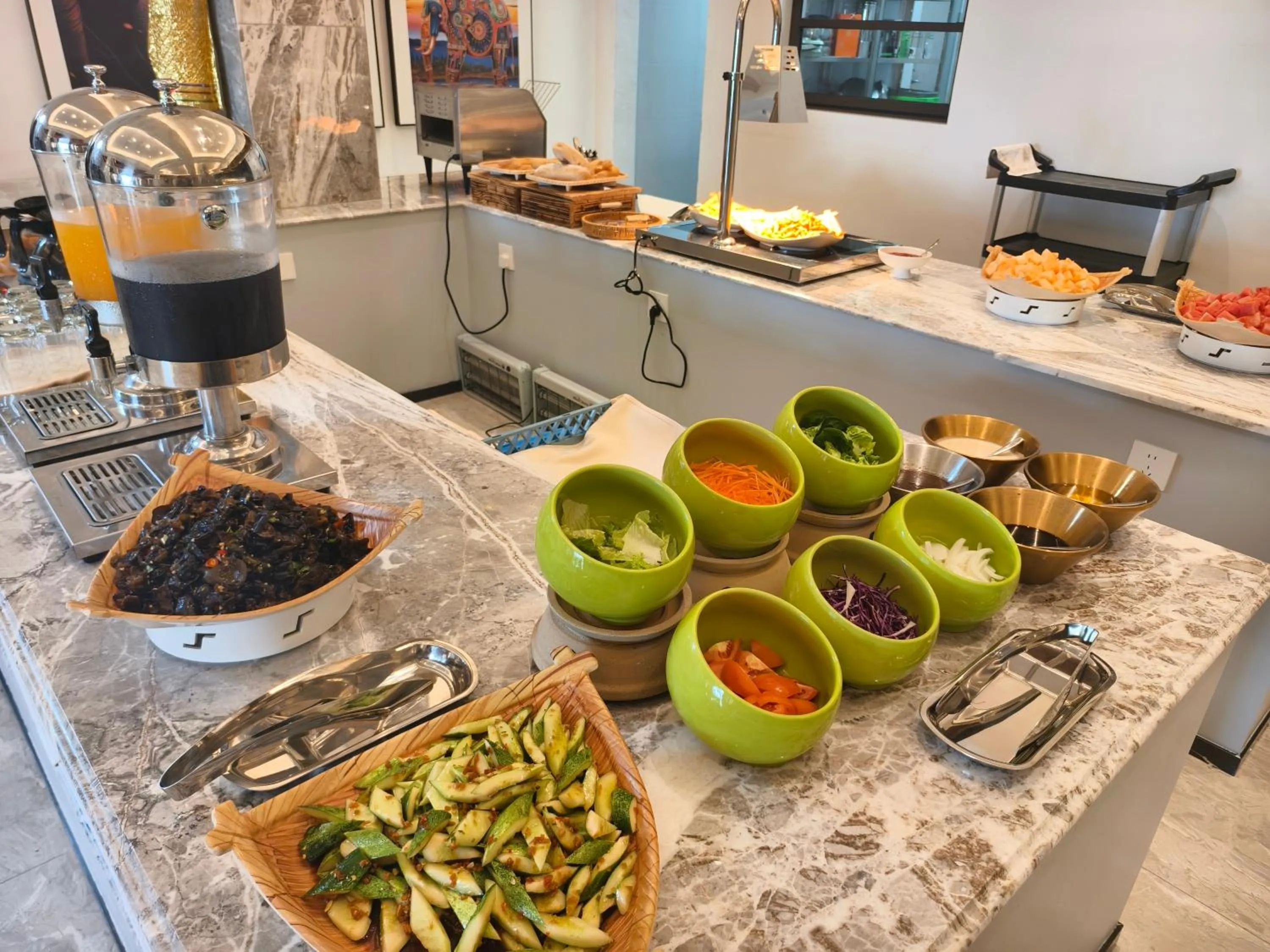 Restaurant/places to eat in MonMonBoutique Hotel