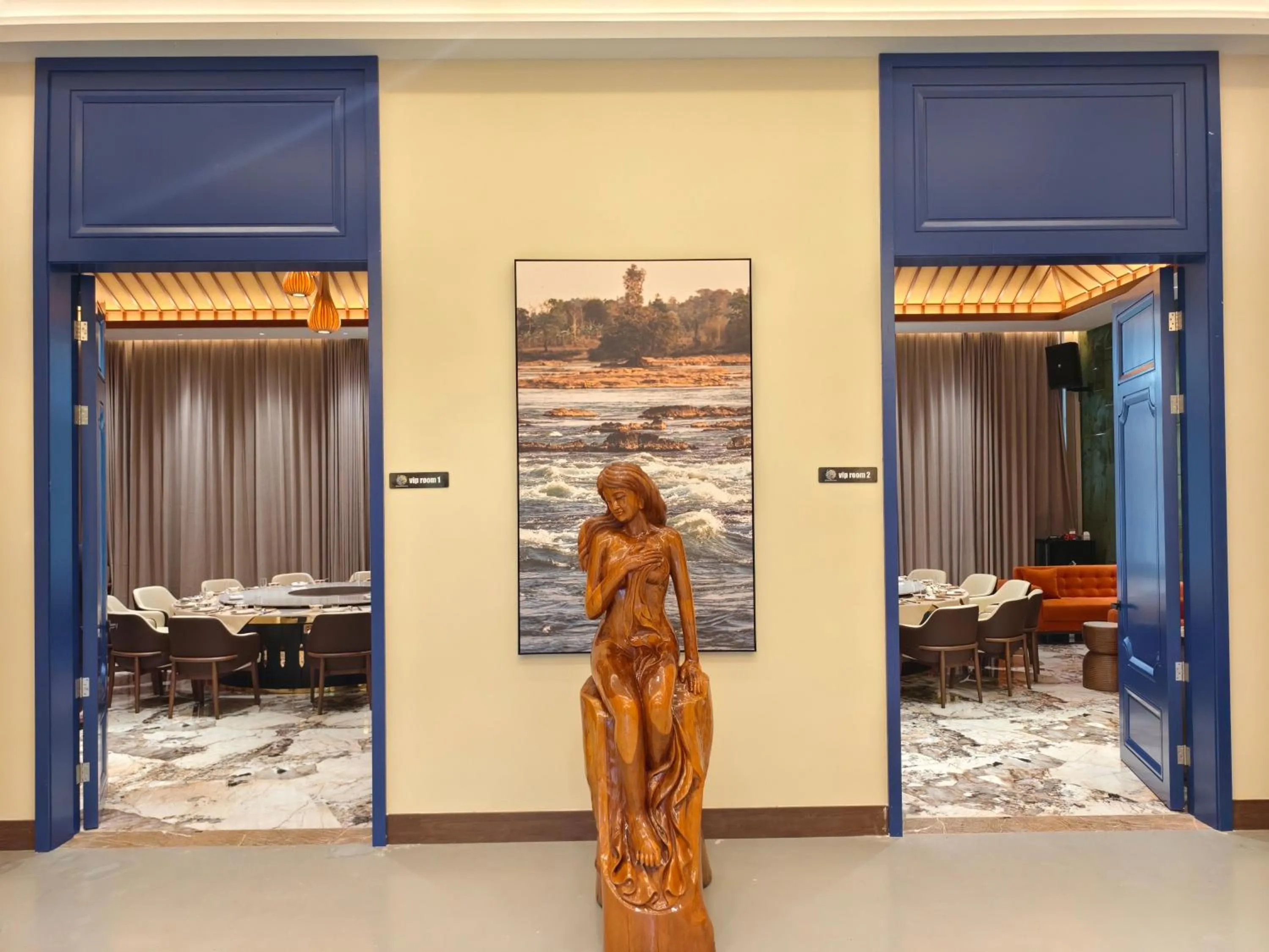 Restaurant/places to eat in MonMonBoutique Hotel