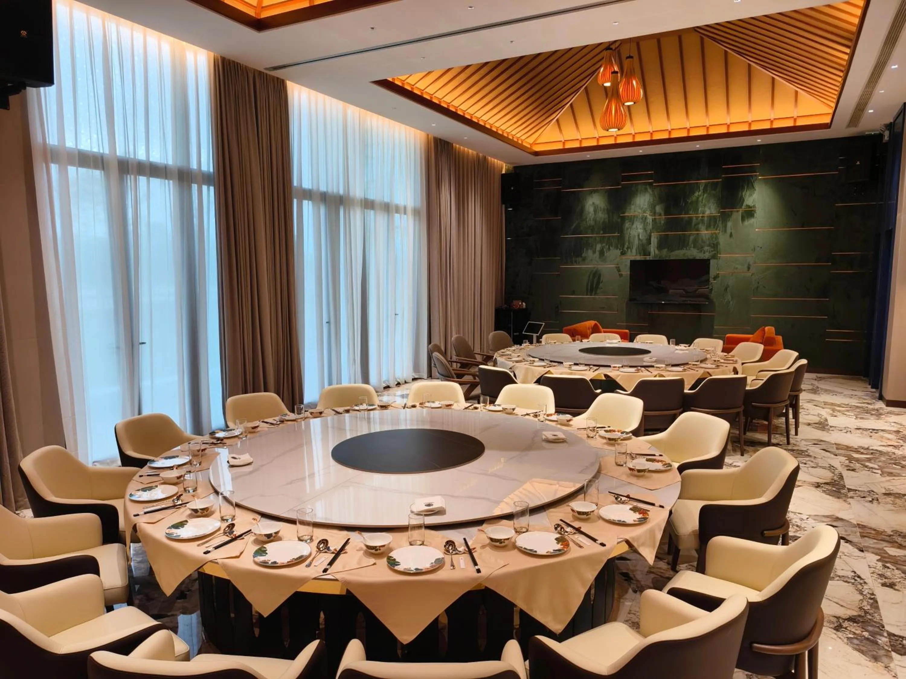 Restaurant/places to eat in MonMonBoutique Hotel