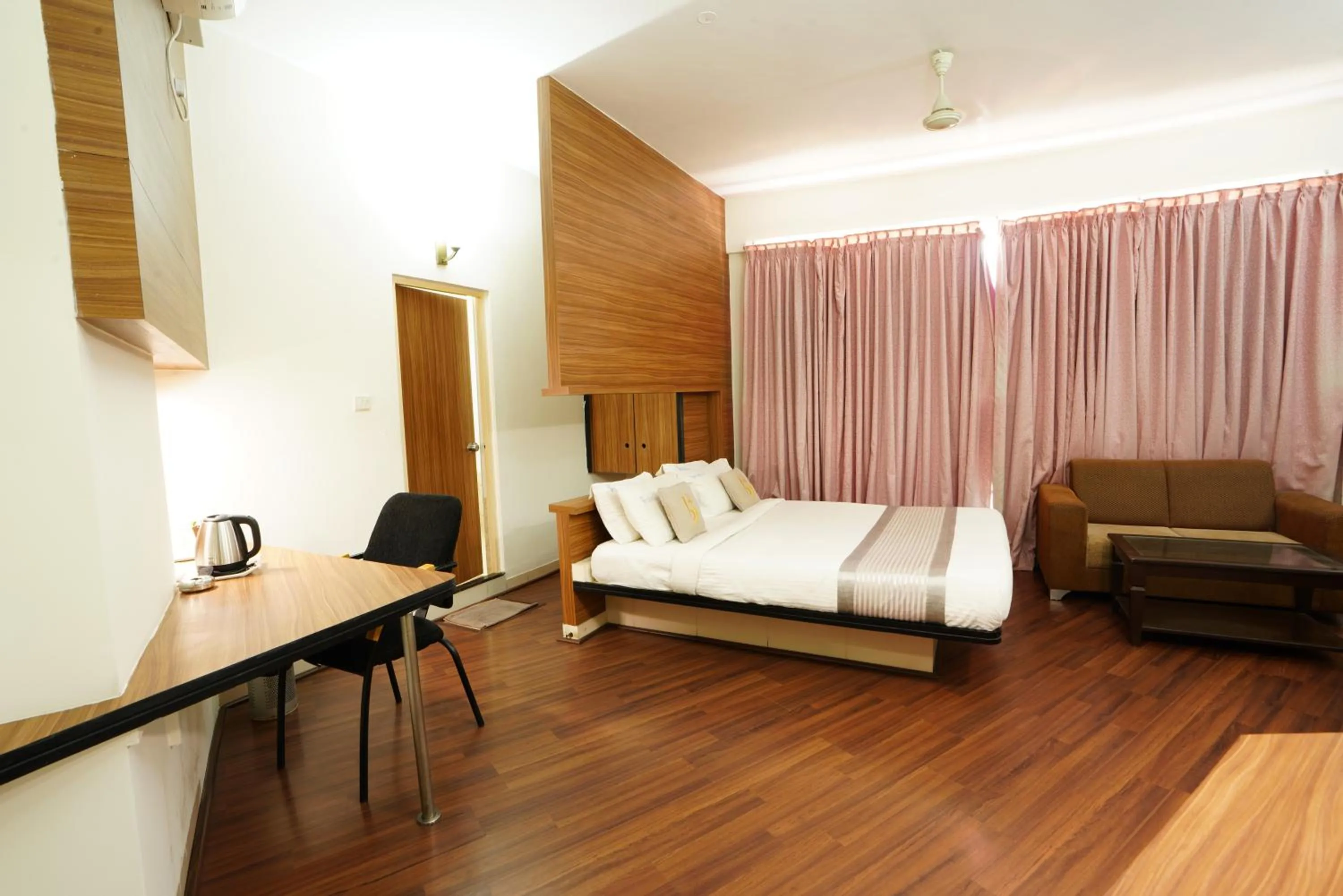 Hotel Grand Bee Bangalore