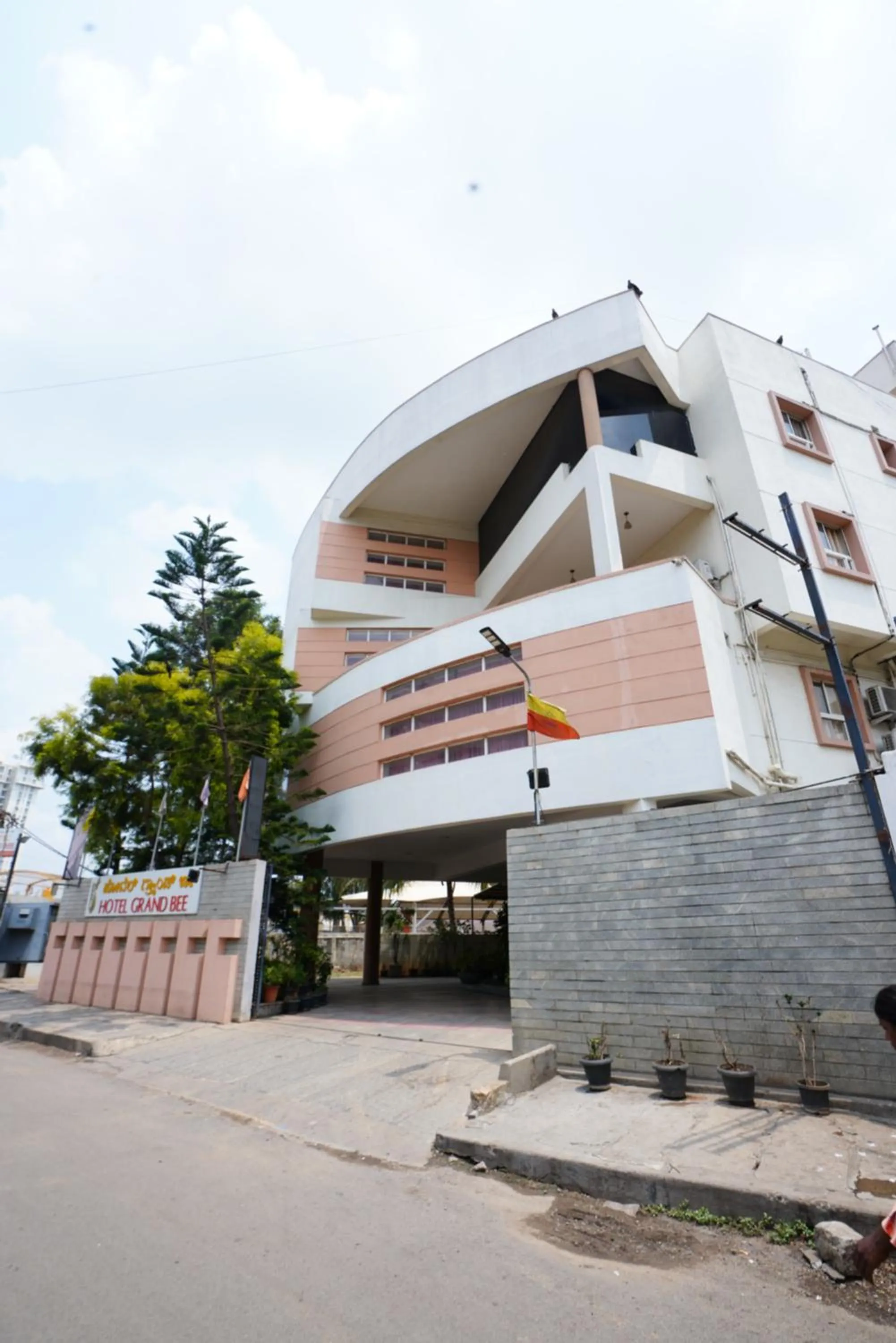 Hotel Grand Bee Bangalore