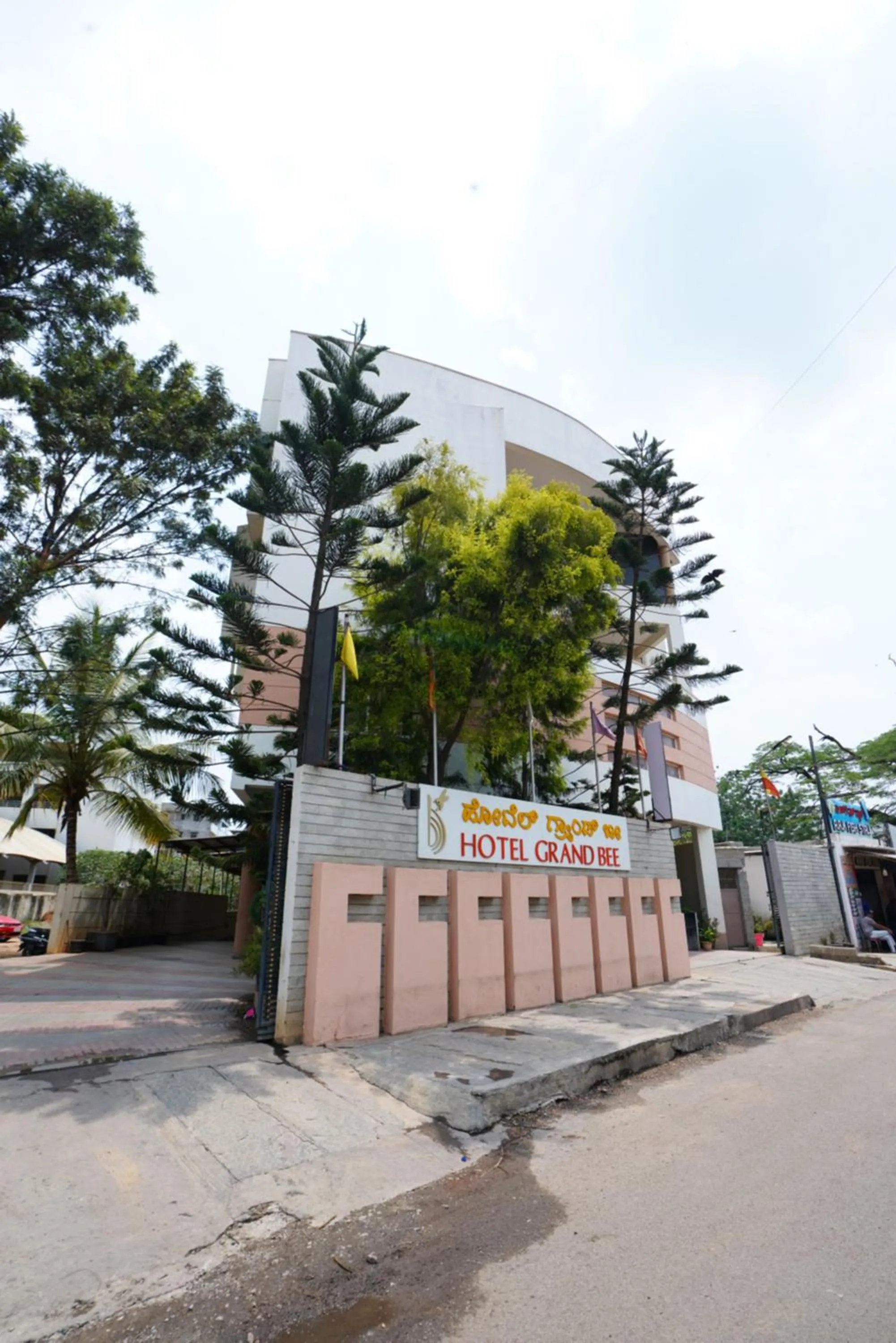 Hotel Grand Bee Bangalore