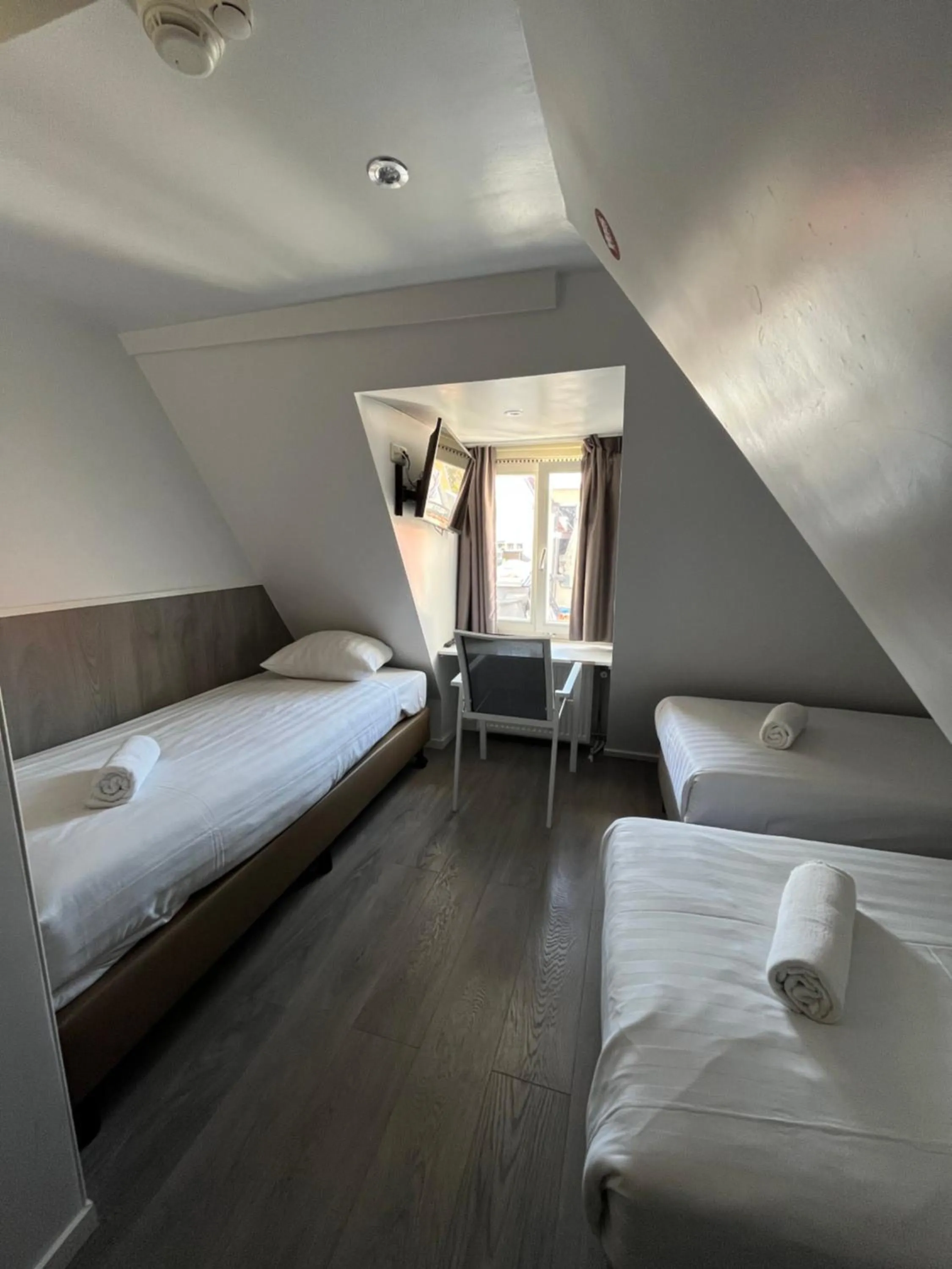 Bedroom, Bed in Heart of Amsterdam Hostel