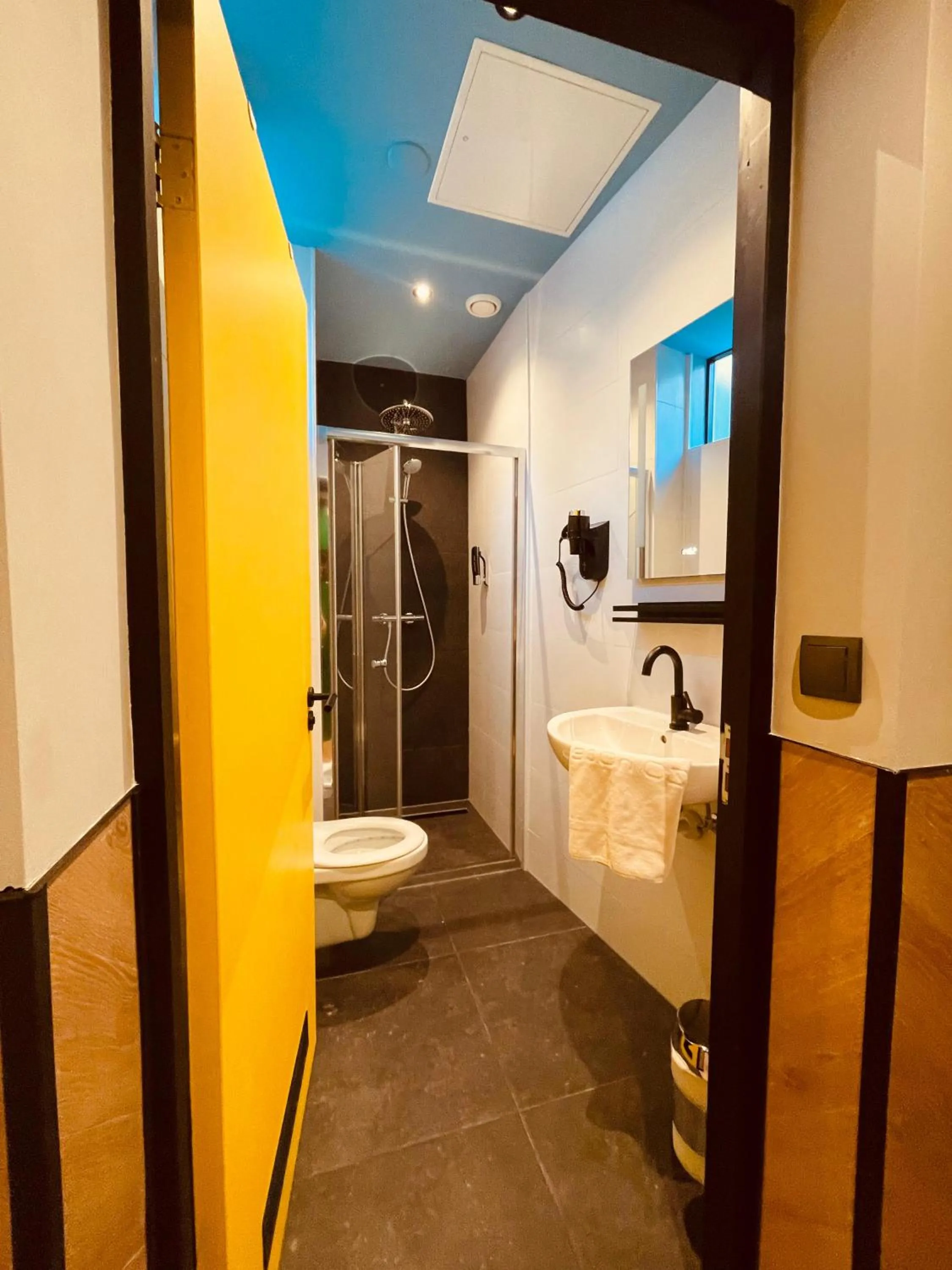 Shower in Heart of Amsterdam Hostel