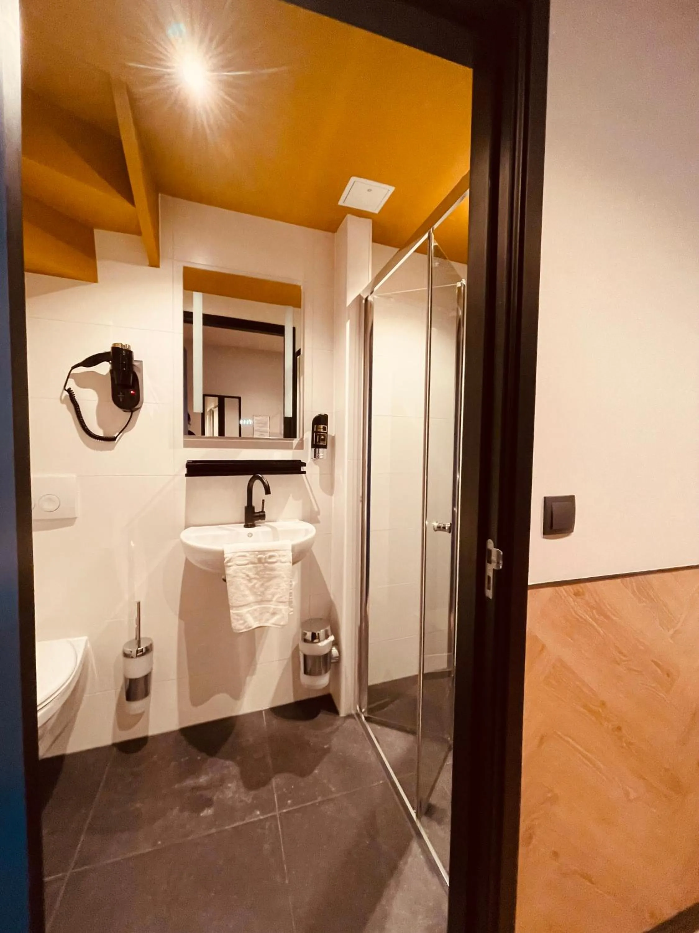 Bathroom in Heart of Amsterdam Hostel