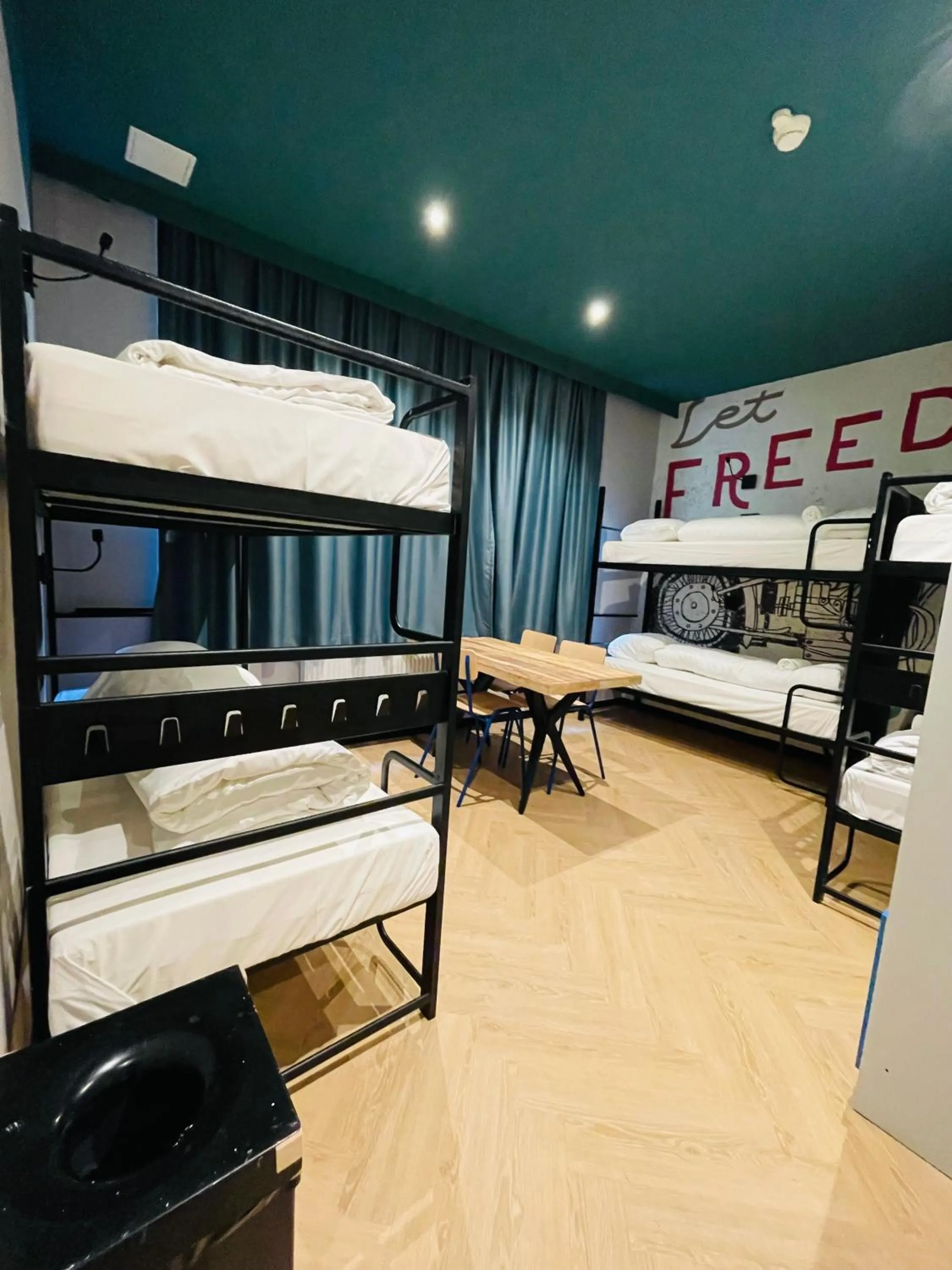 Bedroom, Bed in Heart of Amsterdam Hostel