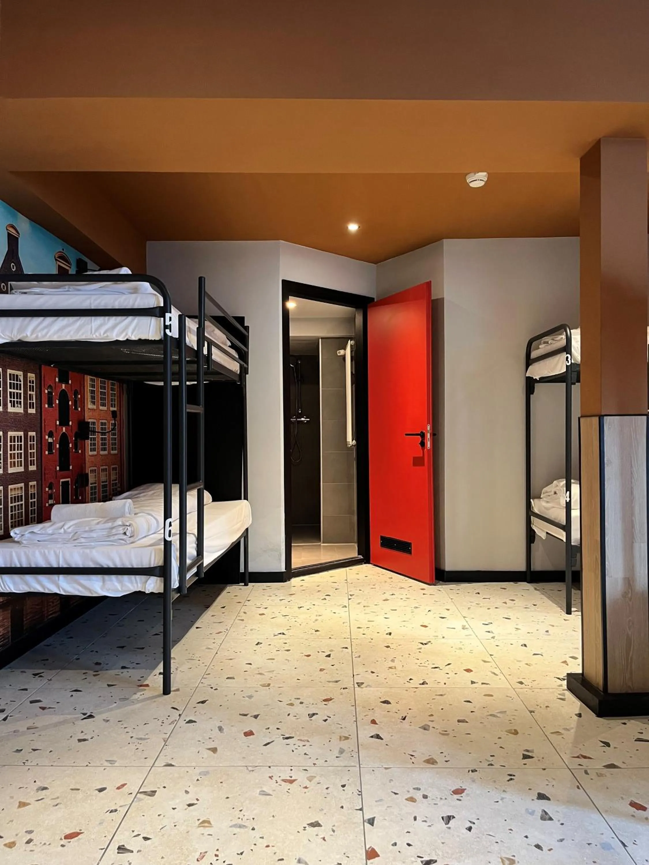 Bathroom, Bed in Heart of Amsterdam Hostel