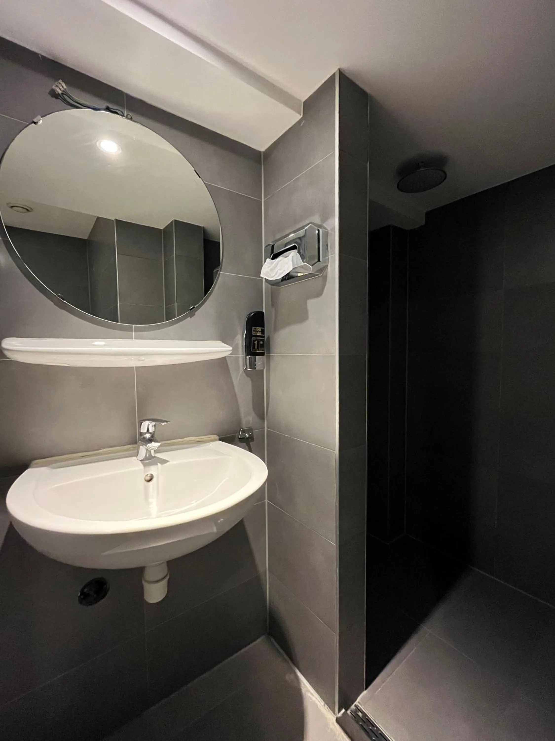 Shower in Heart of Amsterdam Hostel