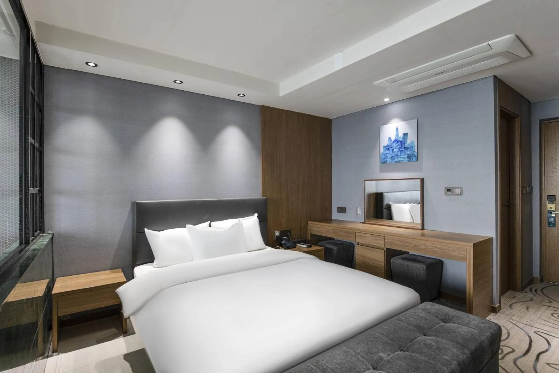 Bed in Western Grace Hotel Incheon