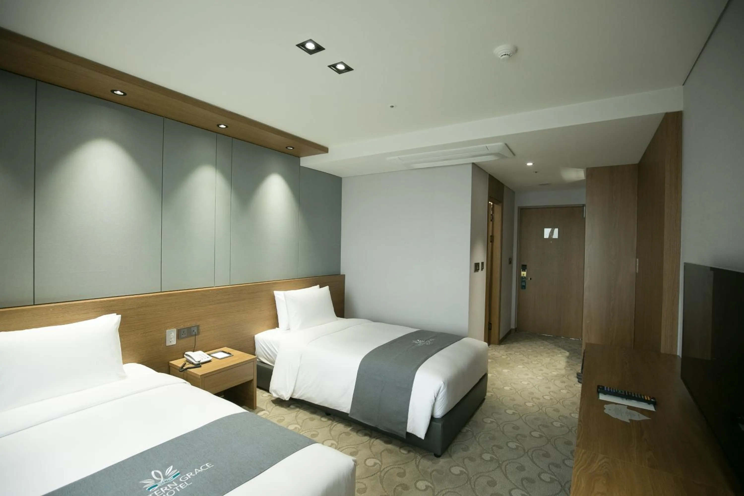 Bed in Western Grace Hotel Incheon