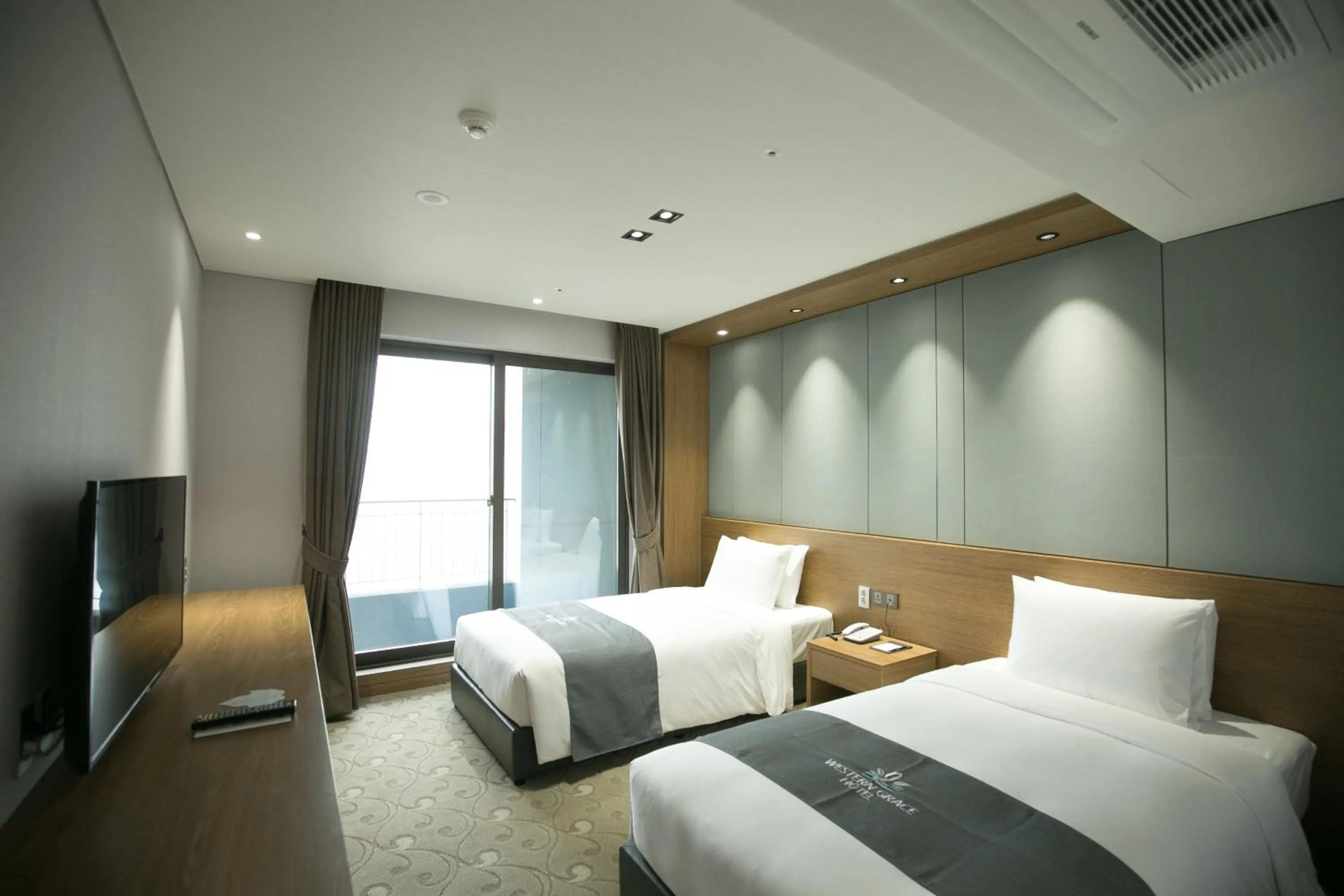 Bed in Western Grace Hotel Incheon