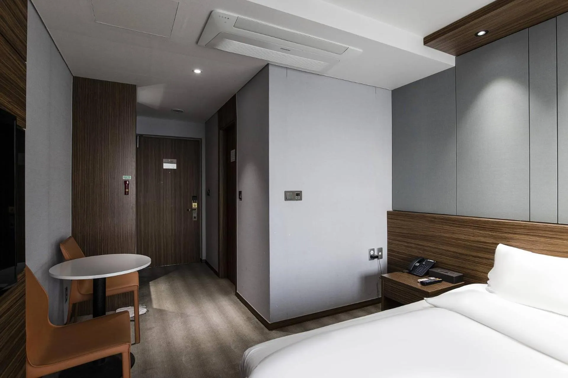 Bed in Western Grace Hotel Incheon