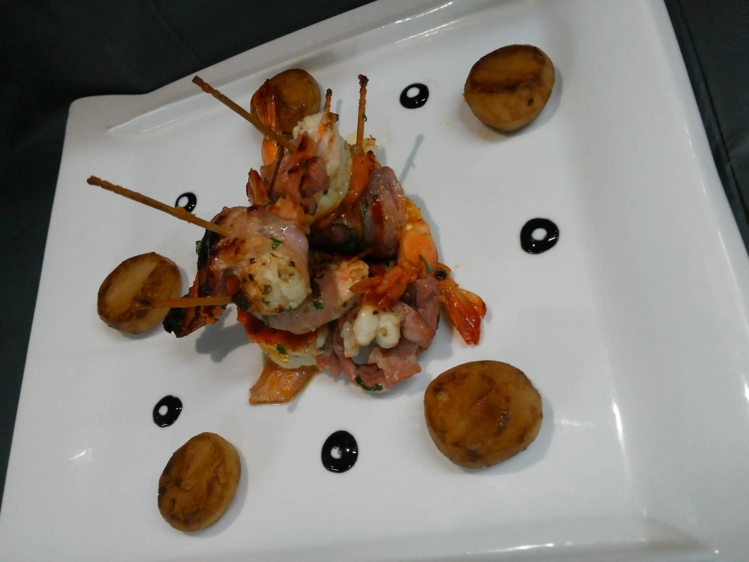 Food and drinks in Varanda Do Mar