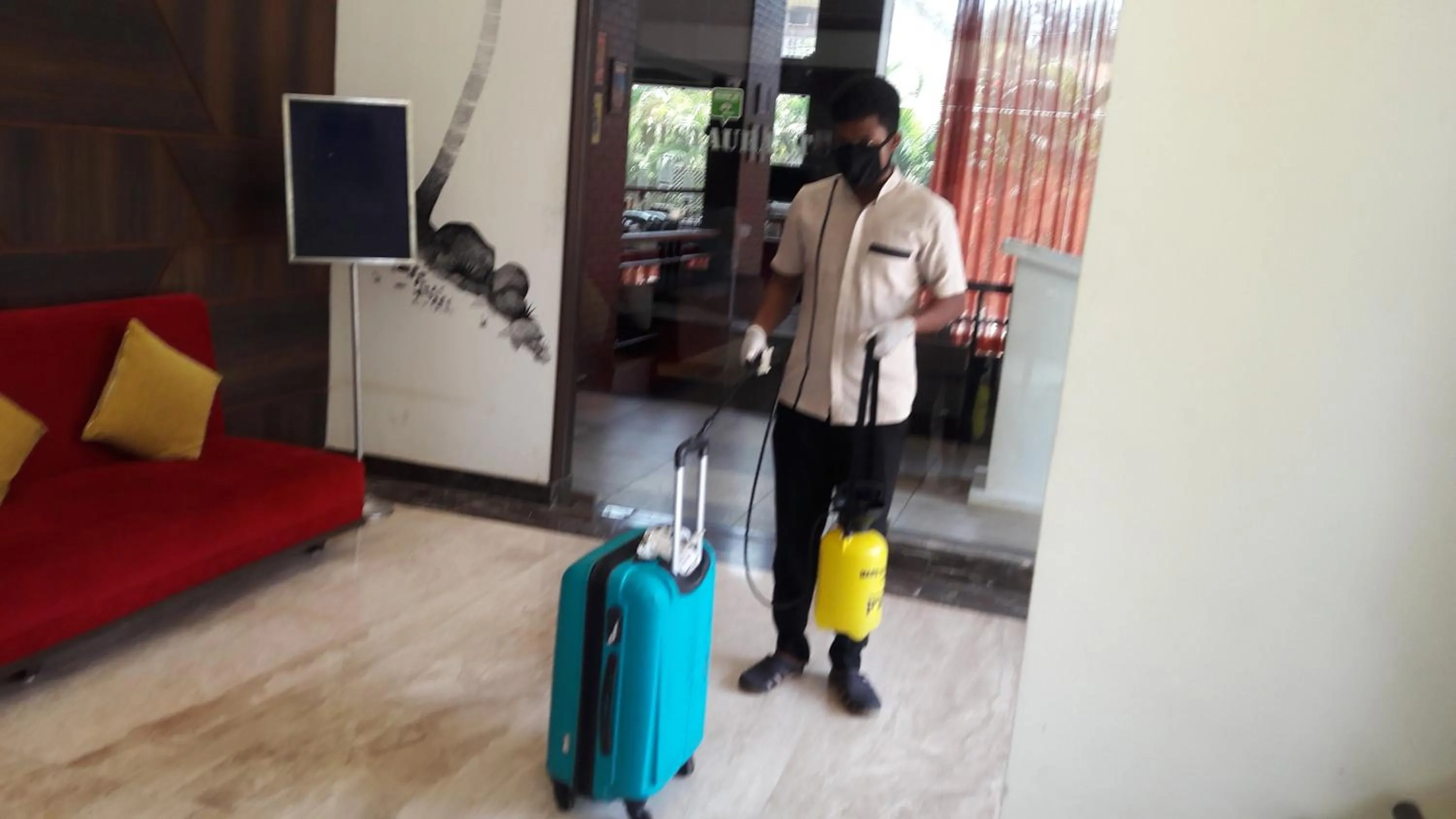 Staff in Varanda Do Mar