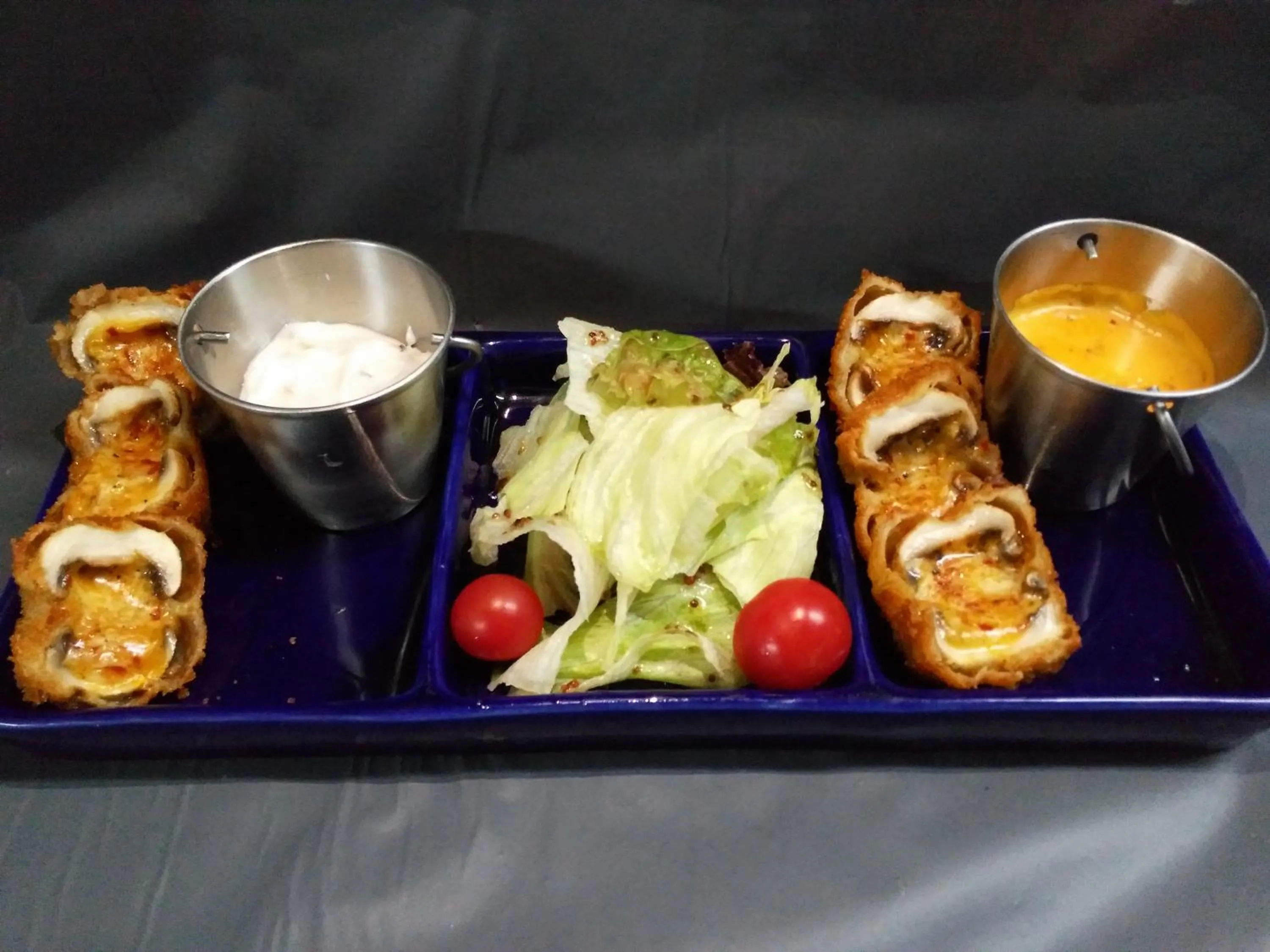 Food and drinks in Varanda Do Mar