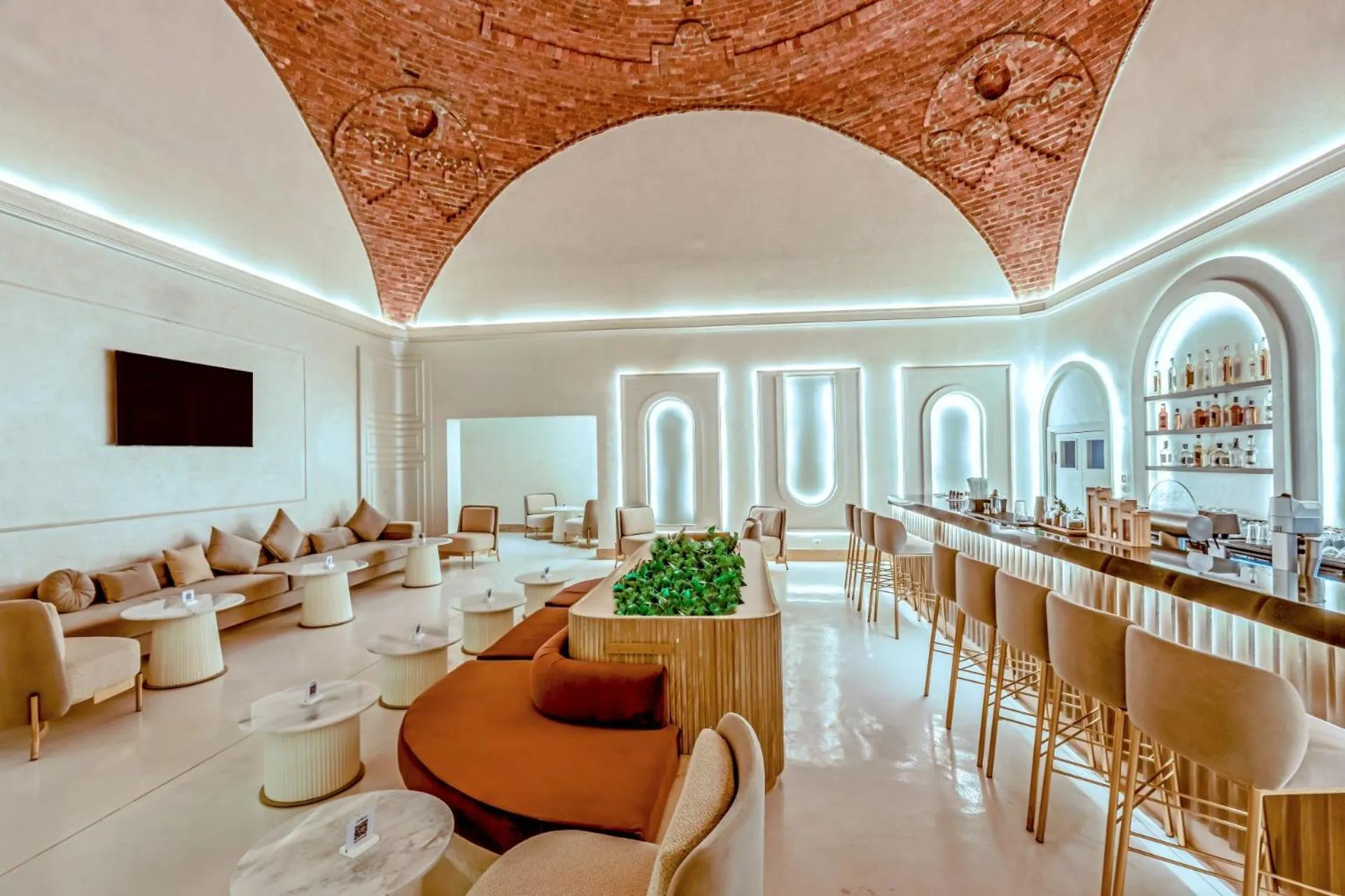 Lounge or bar in Sunrise Anjum Resort