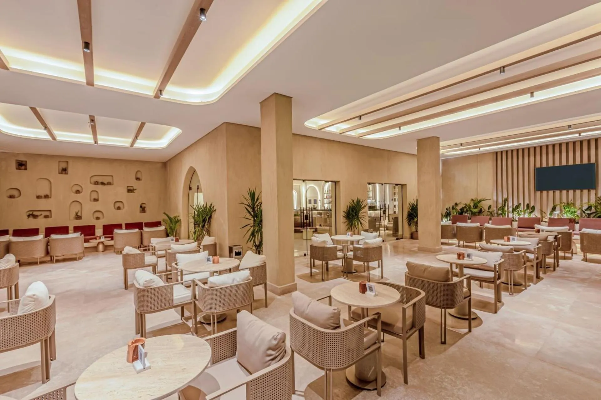 Lounge or bar in Sunrise Anjum Resort